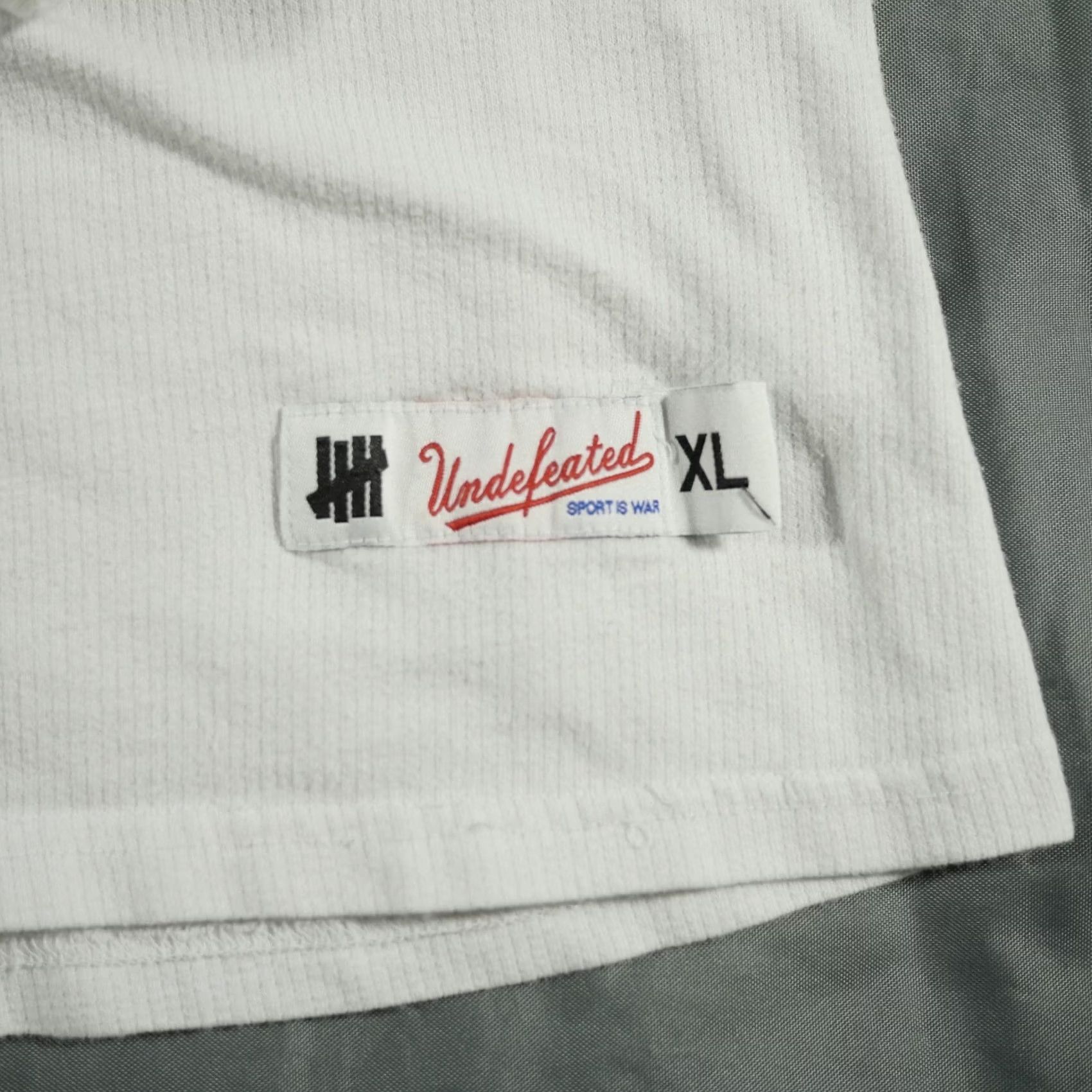 Undefeated VINTAGE Undefeated Sweater Mens XL White Green Pullover Sweatshirt Waffle Knit Logo Crewneck Knit Cotton Modern Classic Streetwear Size US XL / EU 56 / 4 - 3 Thumbnail