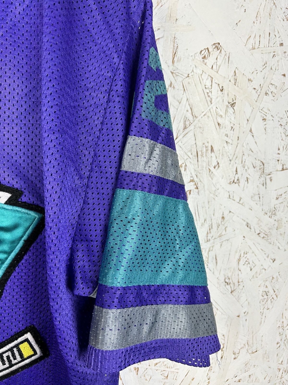 NHL 90s Anaheim Mighty Ducks NHL Hockey Retro Jersey Vintage Size US S / EU 44-46 / 1 - 3 Thumbnail