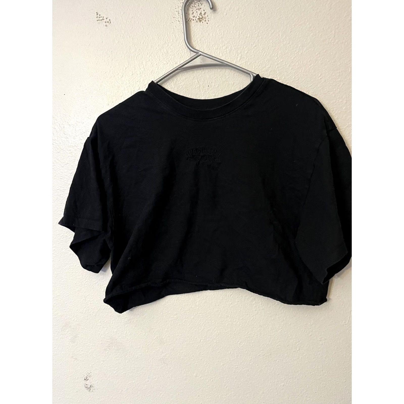 H&M H&M Divided T-Shirt Women’s Medium Black Solid Cropped Basic Shirt Womens M Black Divided Size M / US 6-8 / IT 42-44 - 2 Thumbnail