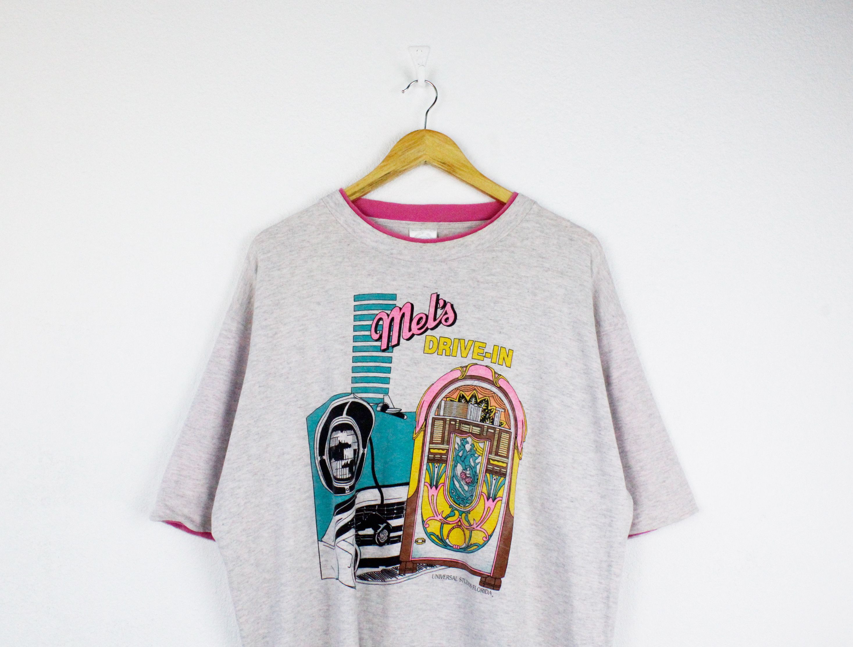 Vintage Vintage 80s Mels Drive In Universal Studios Graphic T-shirt Size US XL / EU 56 / 4 - 2 Thumbnail