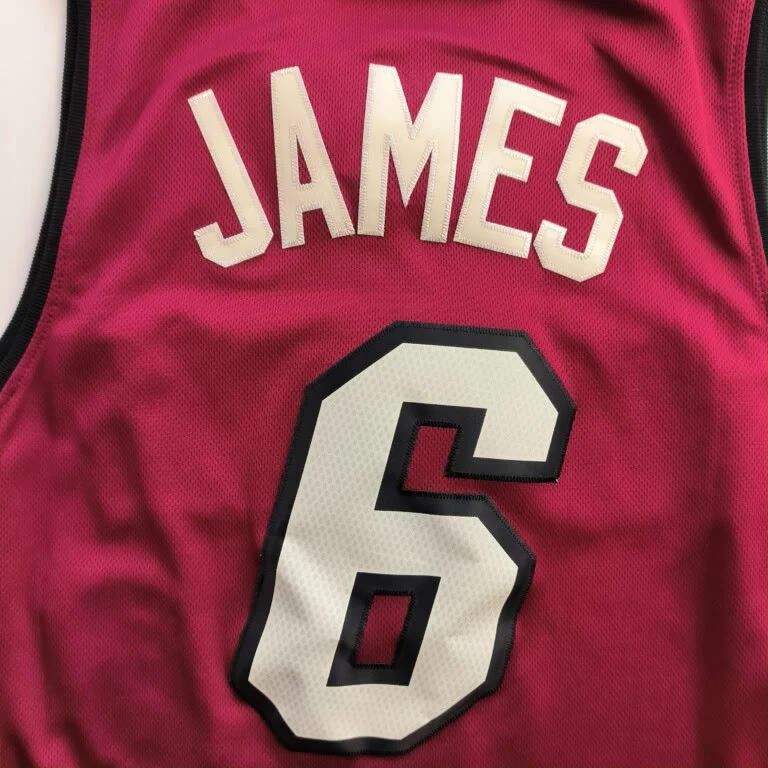 Adidas Miami Heat LeBron James Adidas Swingman alternate NBA jersey Size US S / EU 44-46 / 1 - 7 Thumbnail