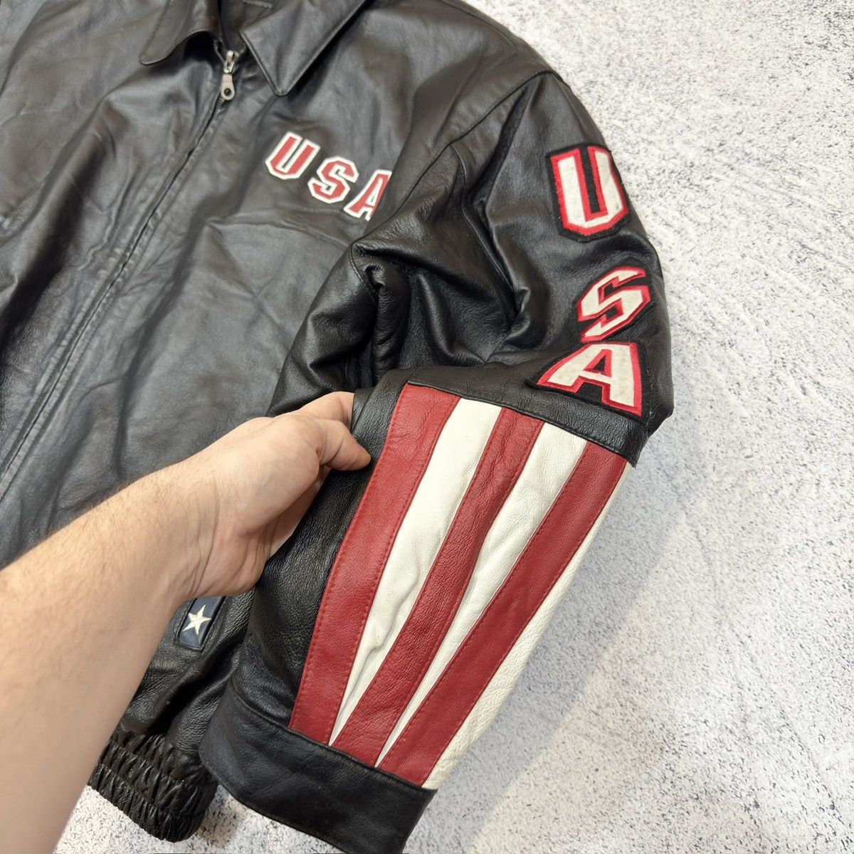 Other Vintage Mens Leather Bomber Jacket USA XL size Size US XL / EU 56 / 4 - 4 Thumbnail