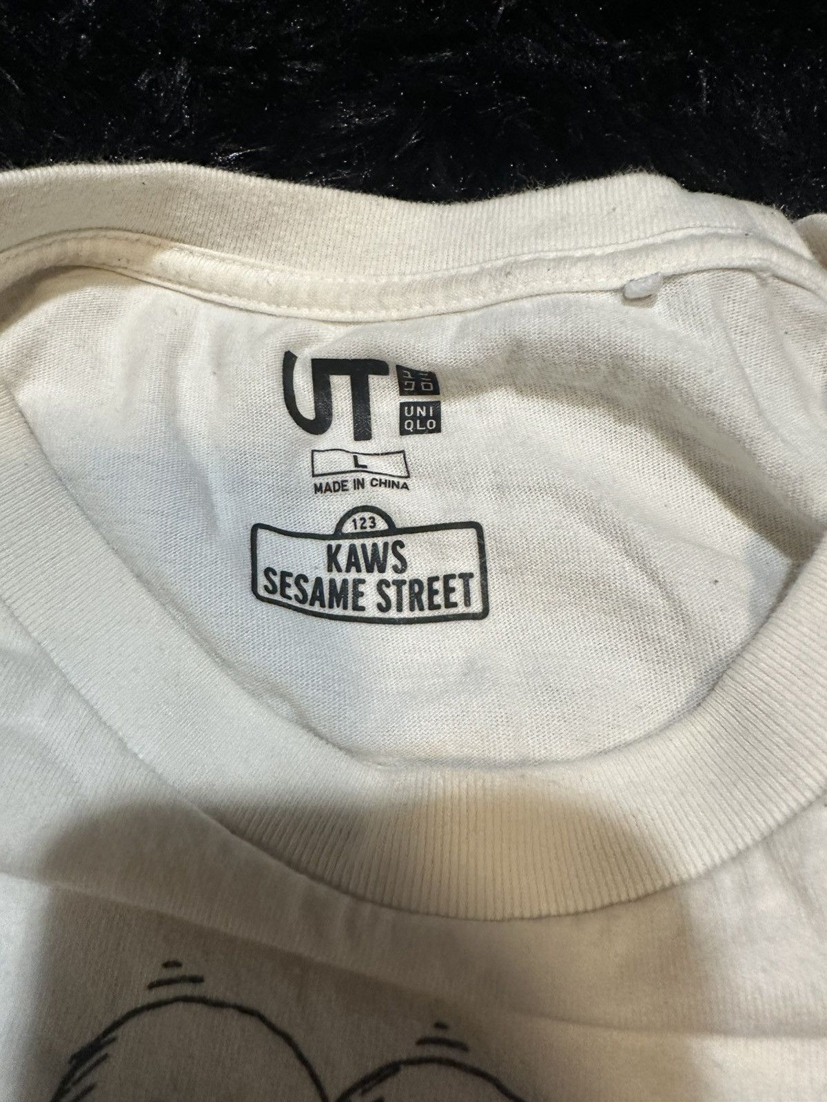 Kaws × Uniqlo Kaws x Uniqlo Size US L / EU 52-54 / 3 - 3 Thumbnail
