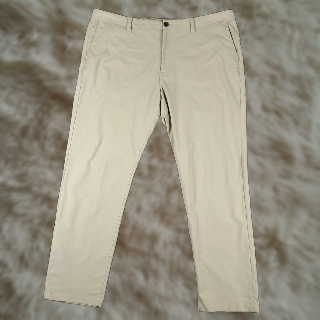 Tommy Bahama Tommy Bahama Pants Mens 42x32 Beige Polyester Flat Front Chino Trousers Size US 42 / EU 58 - 1 Thumbnail