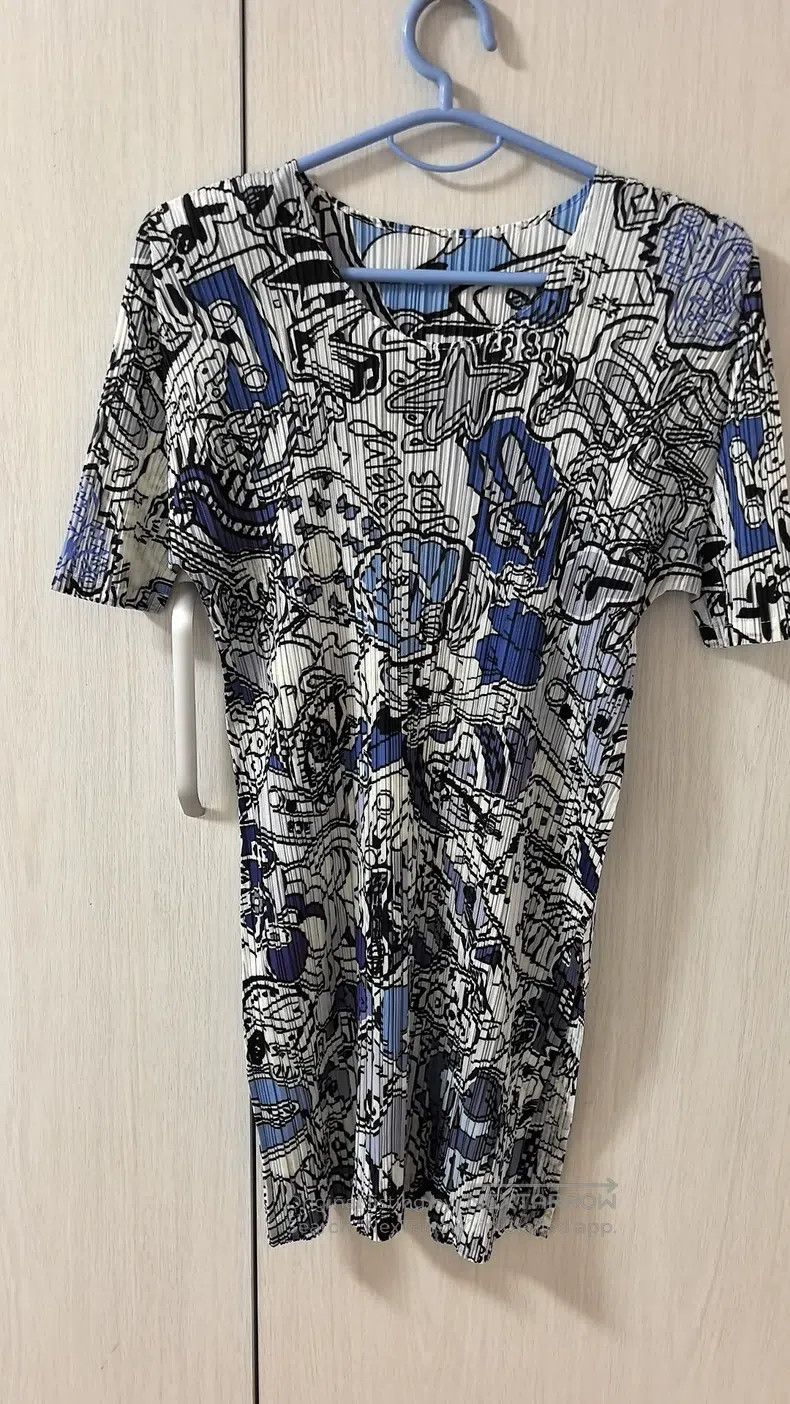 Issey Miyake Half Sleeve Top