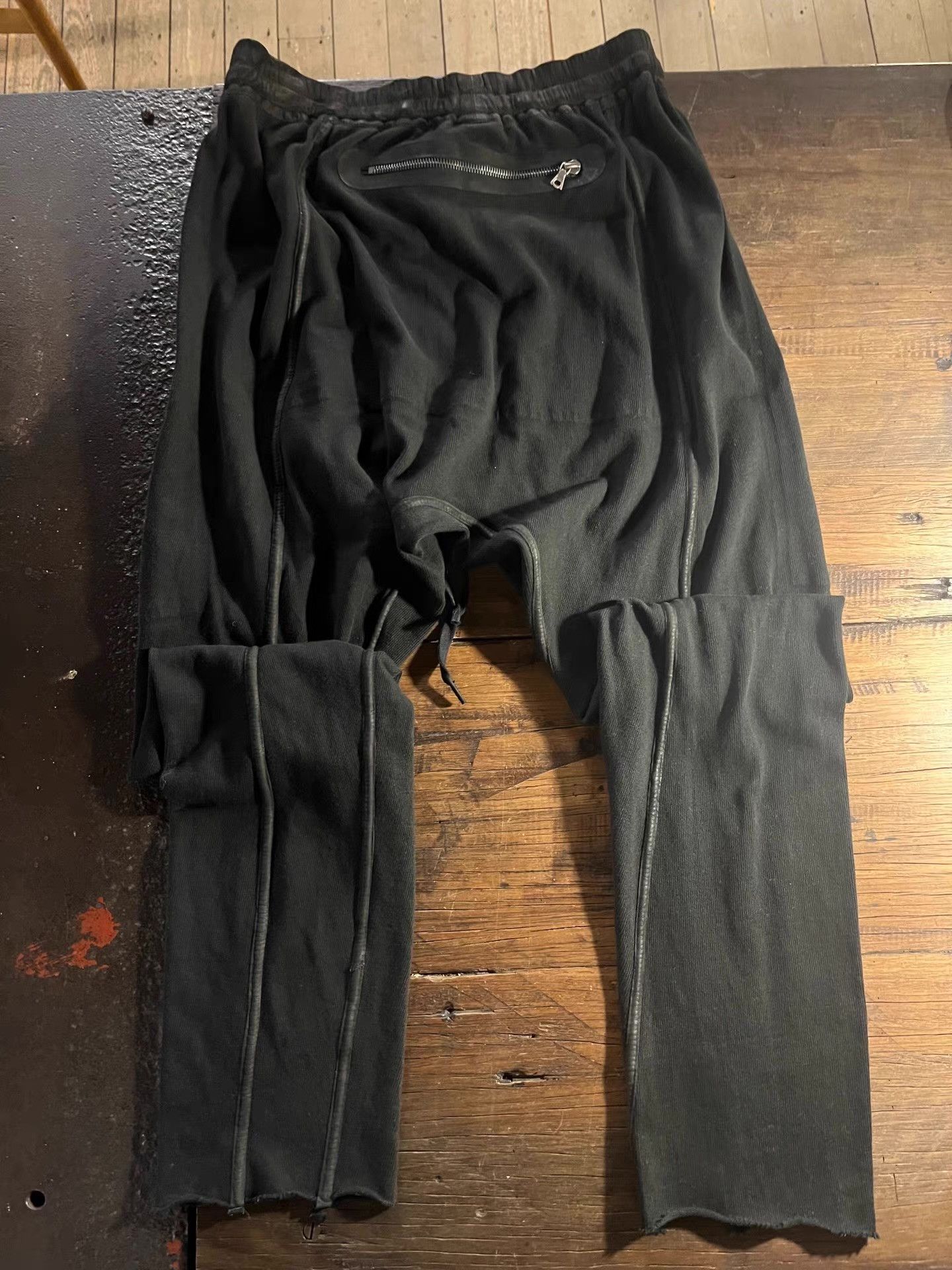 Isaac Sellam Experience Isaac Sellam 17SS Black Paneled Ruched Casual Pants Ｑ25 Size US 34 / EU 50 - 2 Thumbnail