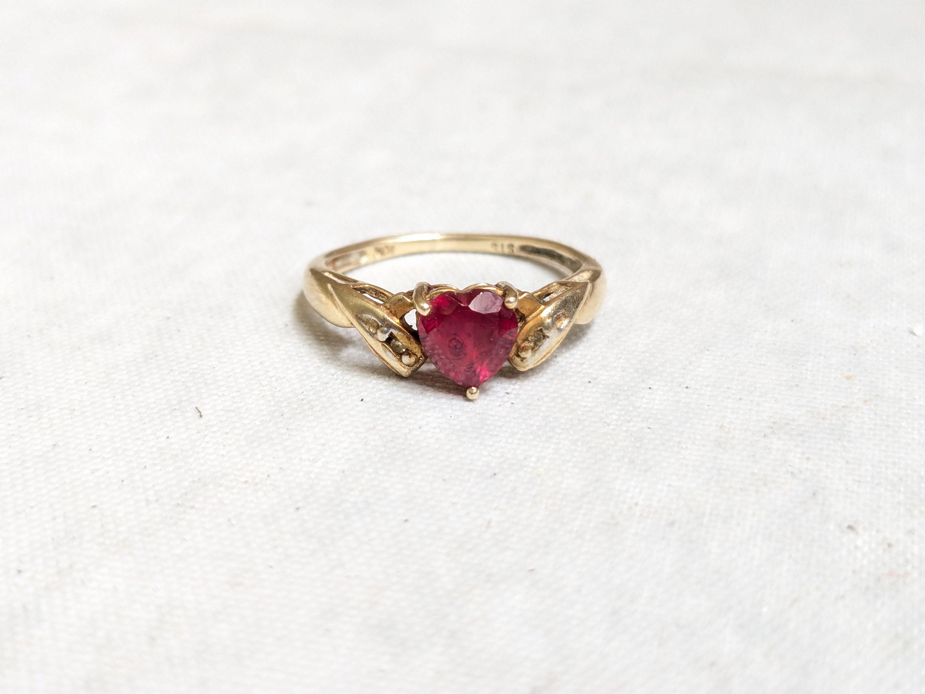 Jewelry 10k Yellow Gold Ring Heart Red Ruby 7 Band Size ONE SIZE - 2 Thumbnail
