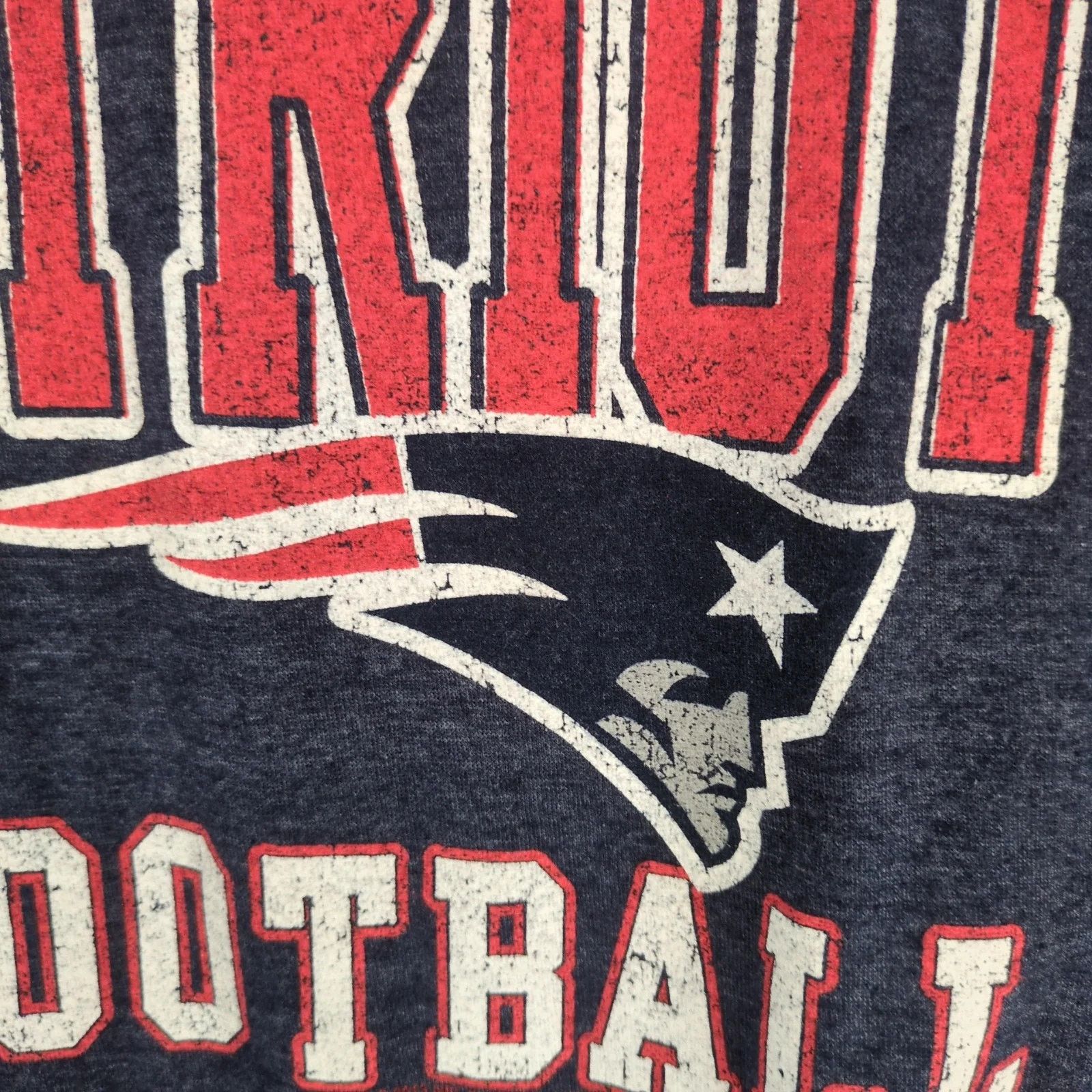 NFL New England Patriots Football XXL T-Shirt NFL Team Apparel Size US XXL / EU 58 / 5 - 5 Thumbnail