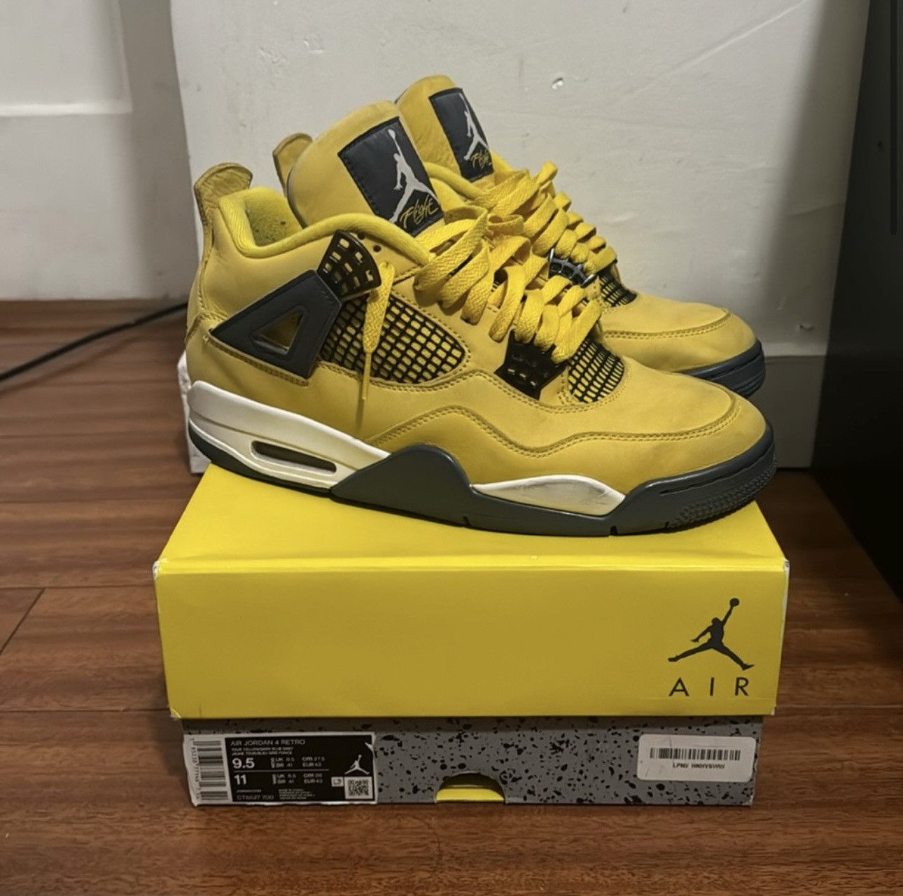 Jordan 4 Retro “Lightning” 2021