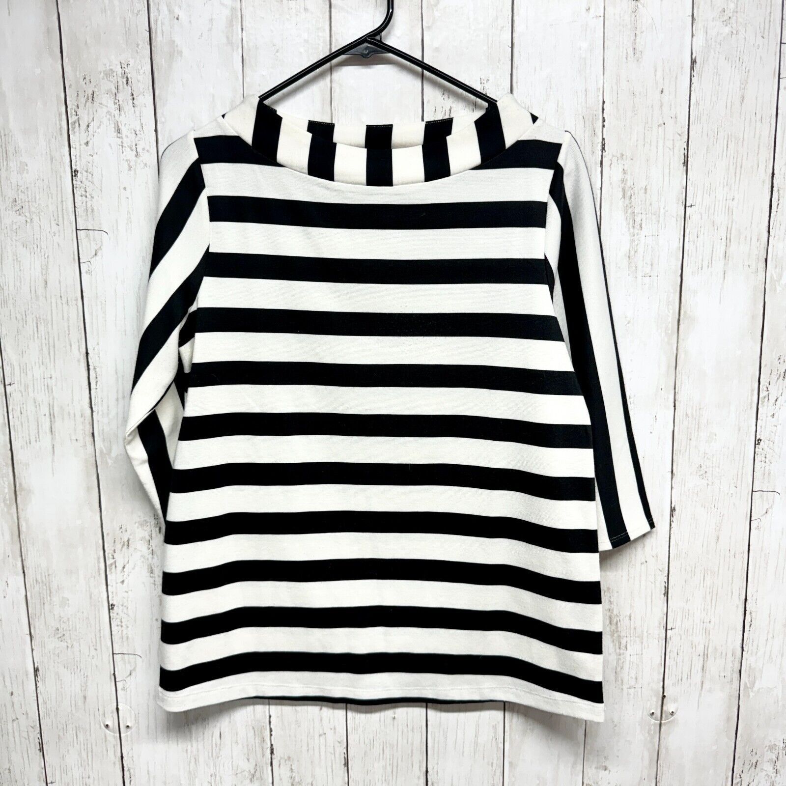 Anthropologie Anthropologie Top Sz Small Mock Neck 3/4 Sleeve Black White Size S / US 4 / IT 40 - 1 Thumbnail