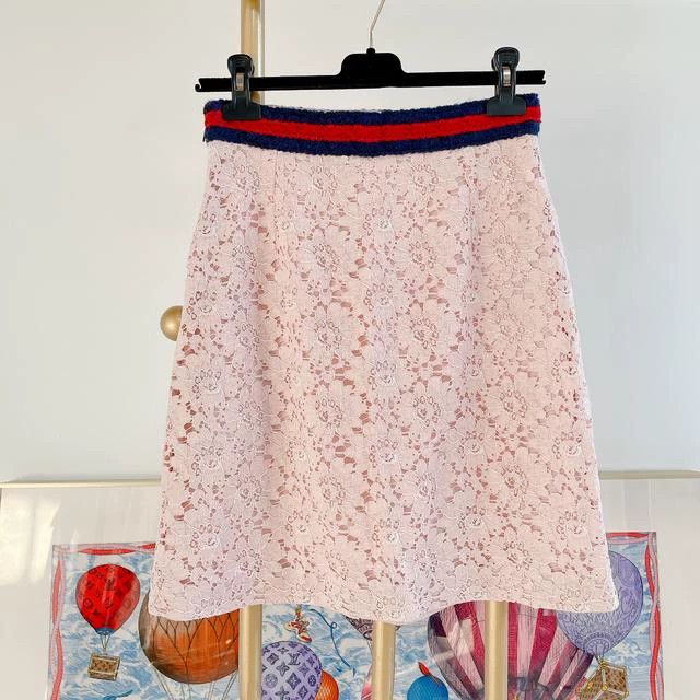 Gucci Gucci Pink lace skirt Size 26" / US 2 / IT 38 - 2 Thumbnail