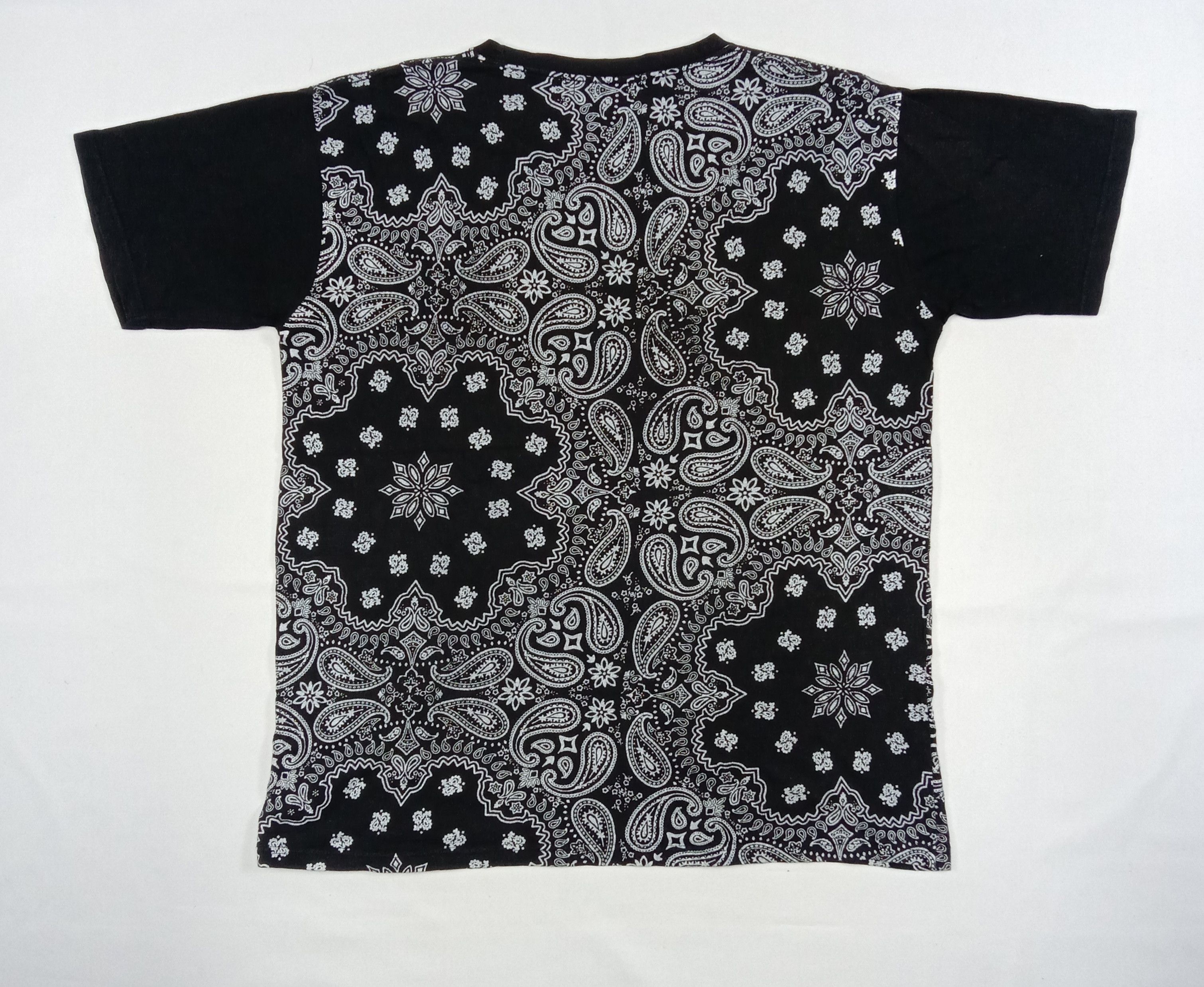 MOUSSY Azul By Moussy Bandana Printed Design T Shirt Size US L / EU 52-54 / 3 - 4 Thumbnail