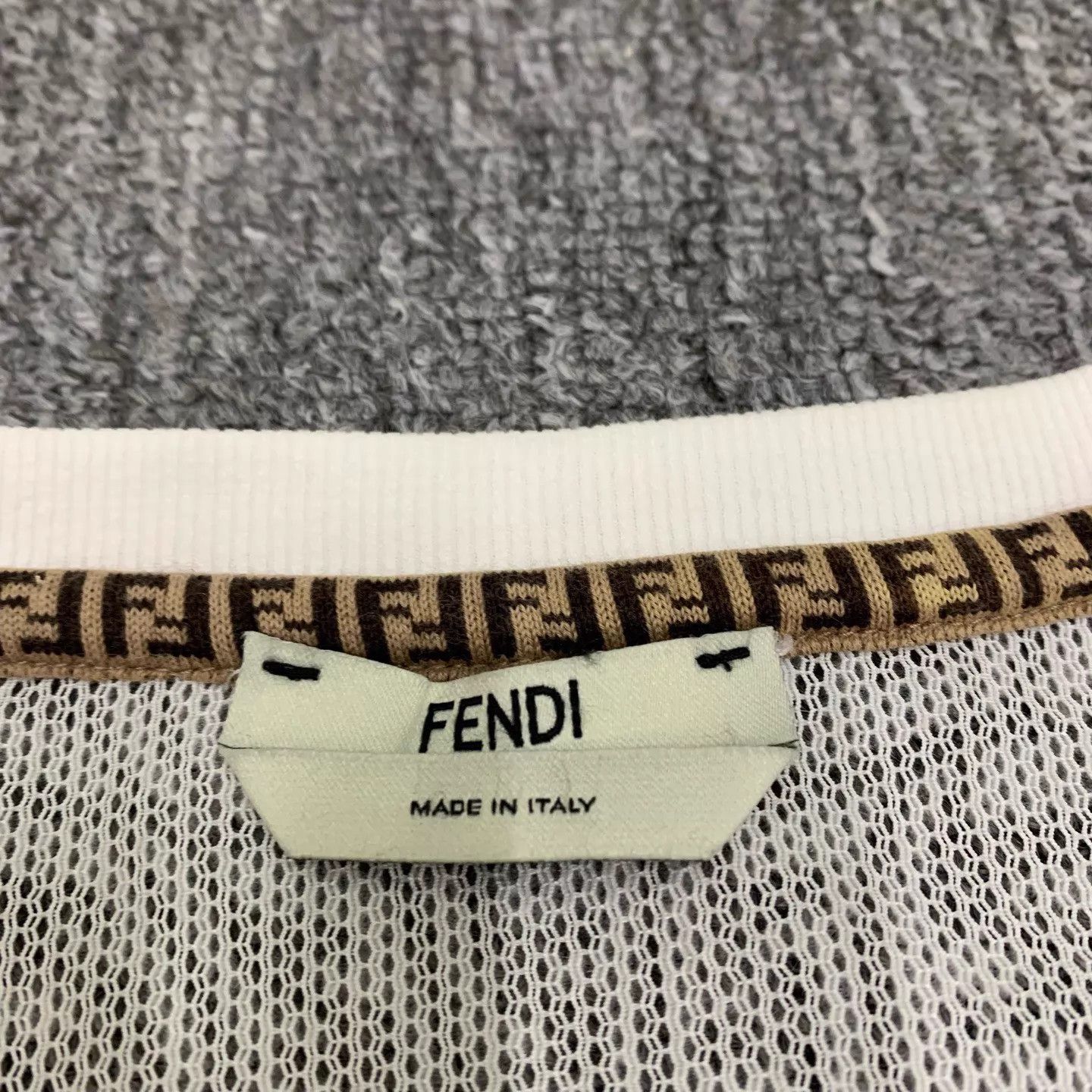 Fendi Fendi White FF Print Cutout SS M 95New JZ1812 Size US M / EU 48-50 / 2 - 5 Thumbnail
