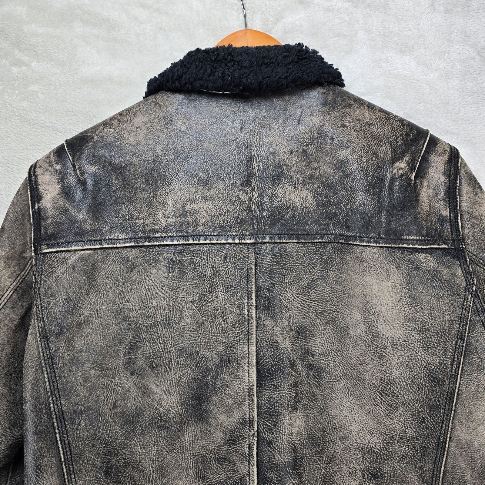 Gap Vintage GAP Leather Jacket Medium Sherpa Lined Bomber Size US M / EU 48-50 / 2 - 13 Thumbnail
