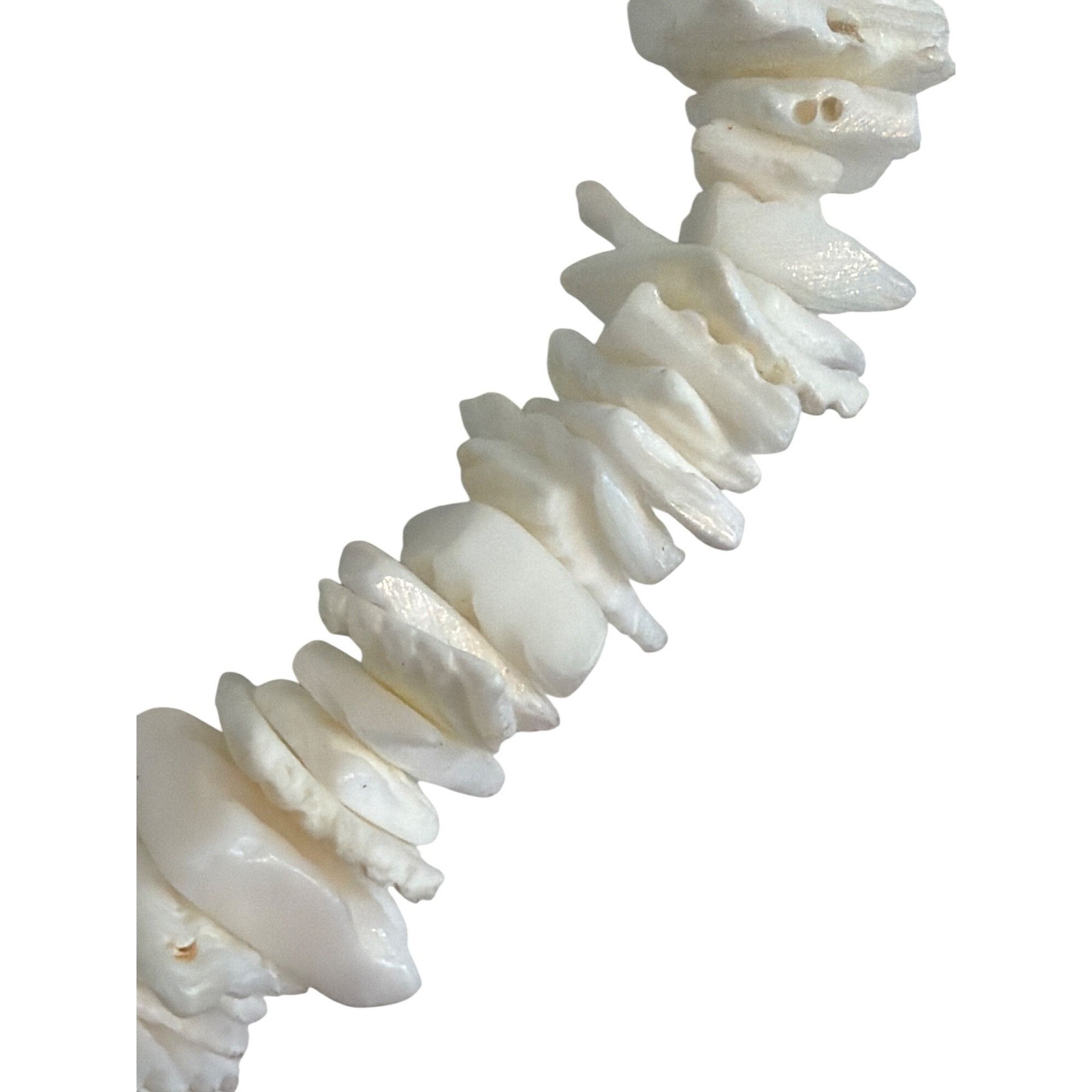 Other Vintage White Puca Shell Beaded Necklace Screw Barrel Clasp Size ONE SIZE - 2 Thumbnail