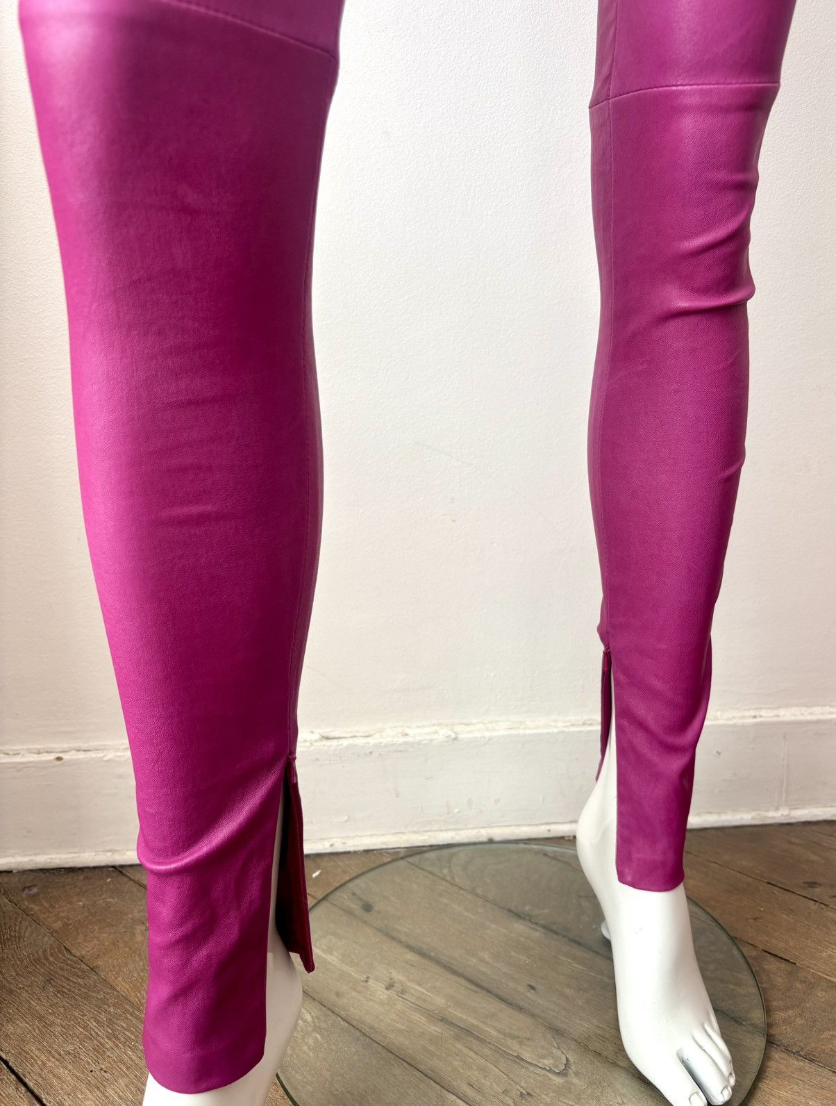 Balenciaga Balenciaga leather pink trousers XS Size 25" / US 0 / IT 36 - 4 Thumbnail