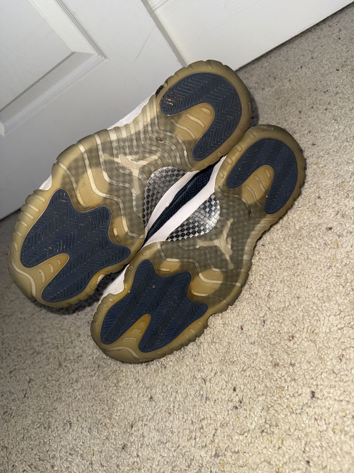 Jordan Brand Jordan 11 Low Snakeskin Size US 11.5 / EU 44-45 - 9 Thumbnail
