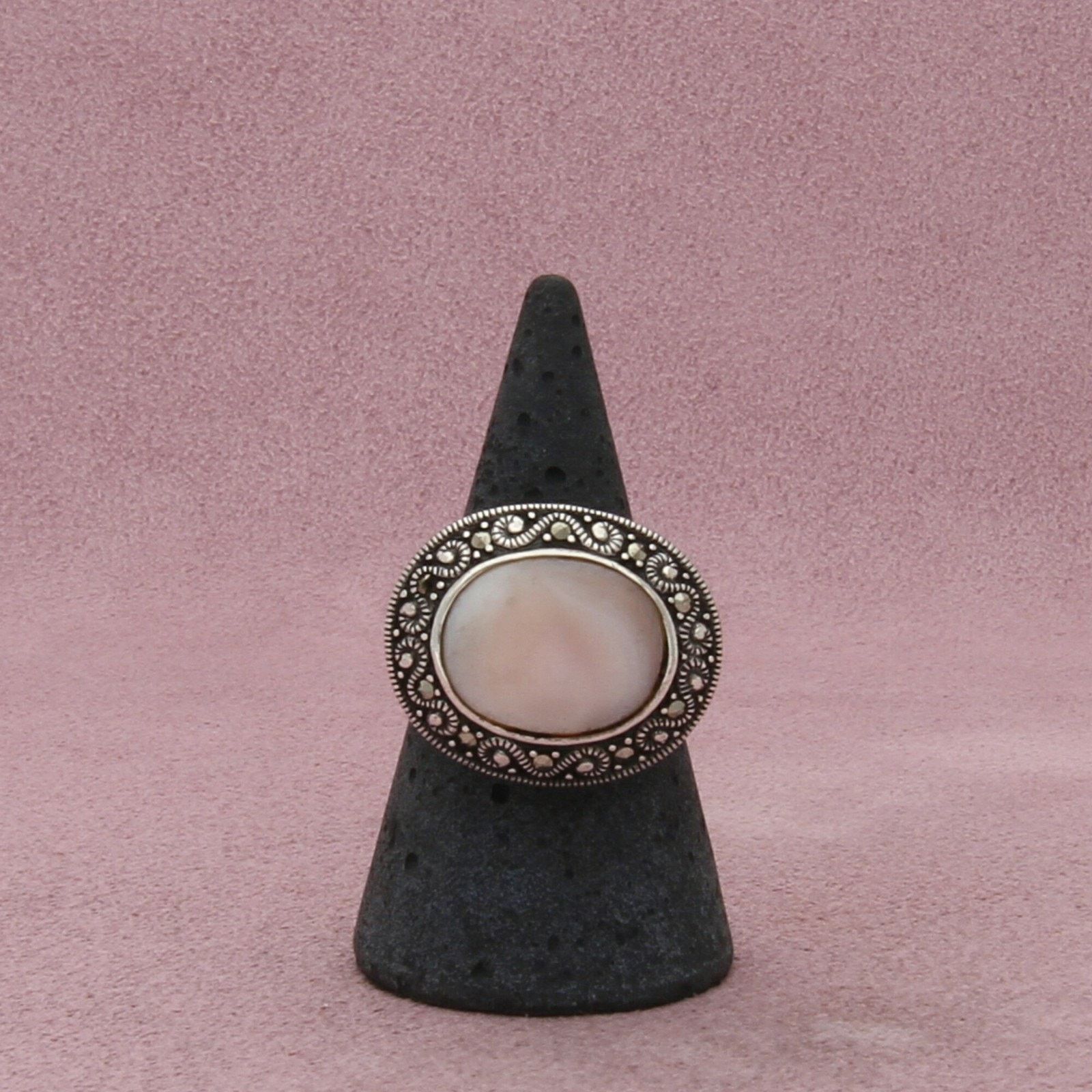 Sterling Silver sterling silver marcasite mother of pearl ring size 7.75 Size ONE SIZE - 3 Thumbnail