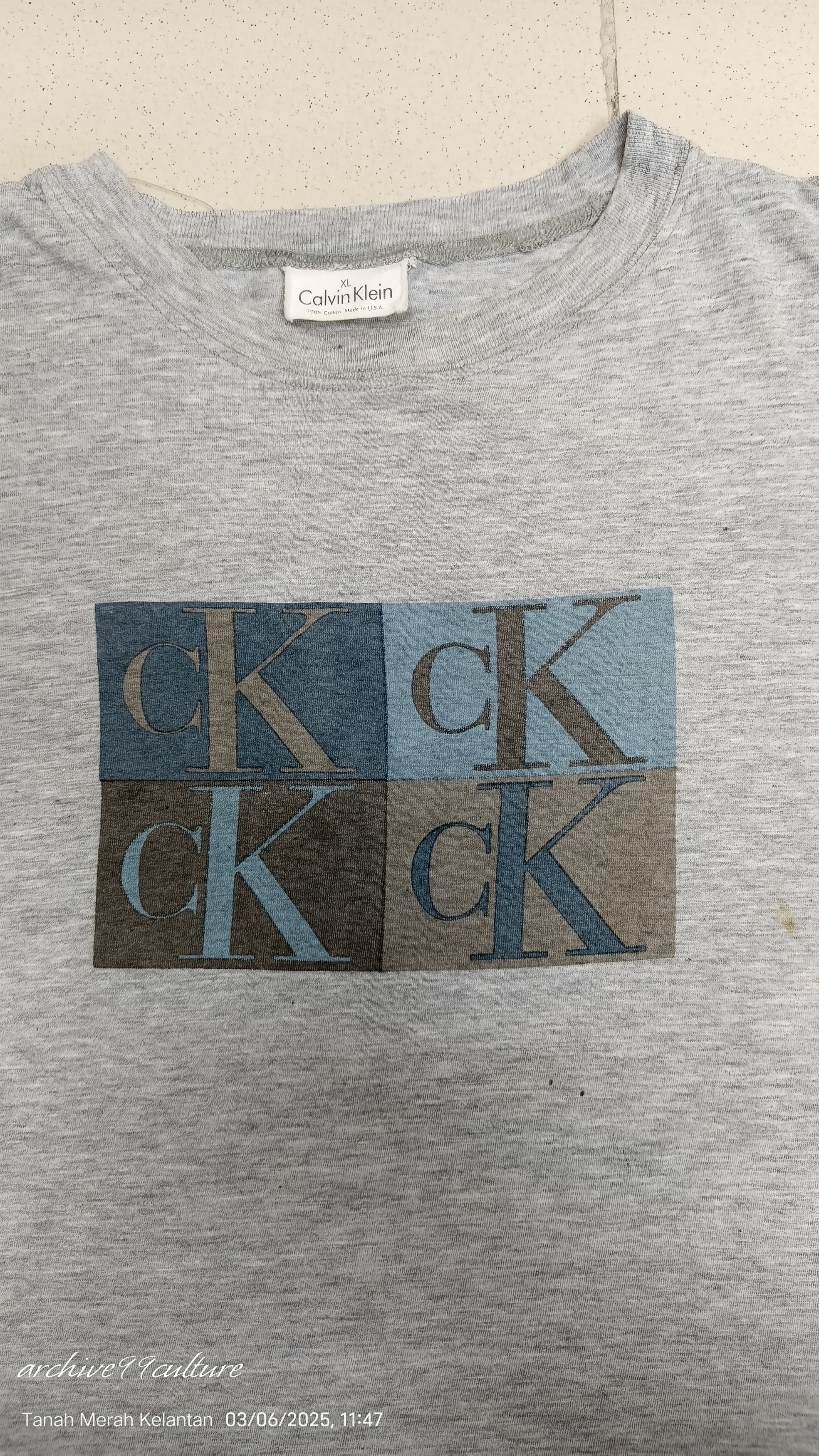 Calvin Klein Vintage 90's super soft Boxy fit single stitch 3d logo USA Size US XL / EU 56 / 4 - 5 Thumbnail