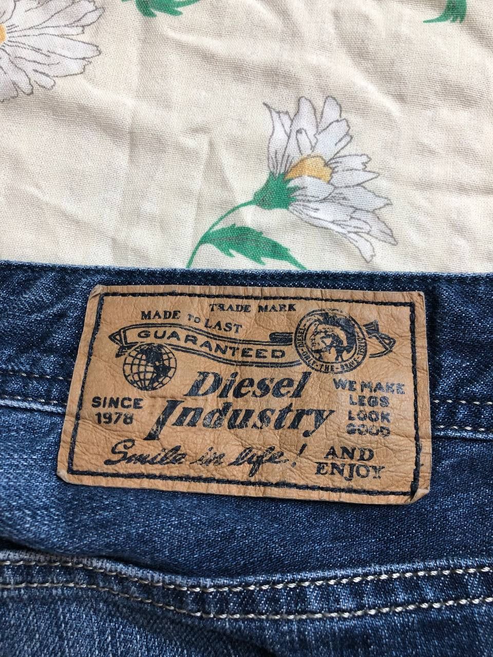 Diesel Diesel Larkee Regular Straight Button Fly Short Jeans Mens Size US 36 / EU 52 - 18 Thumbnail