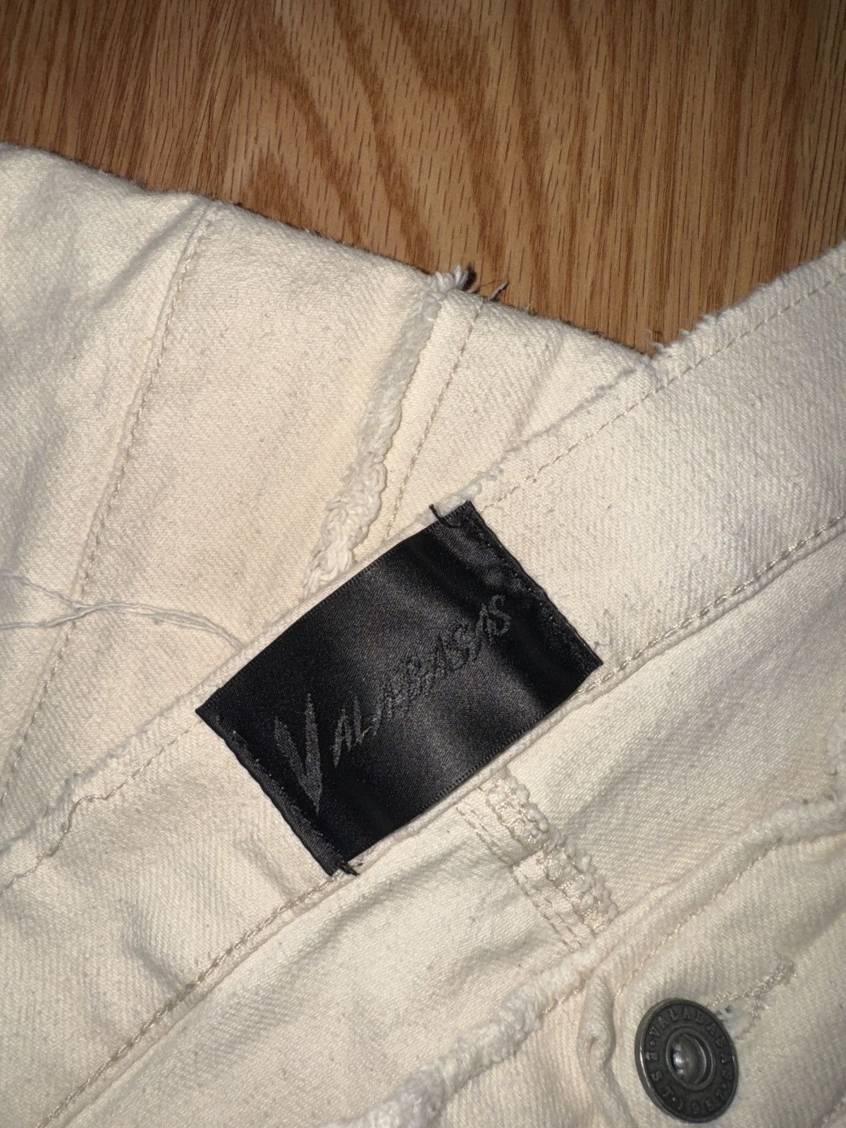 Valabasas PHOENIX" WHITE STACKED FLARE JEAN Size US 35 - 4 Thumbnail