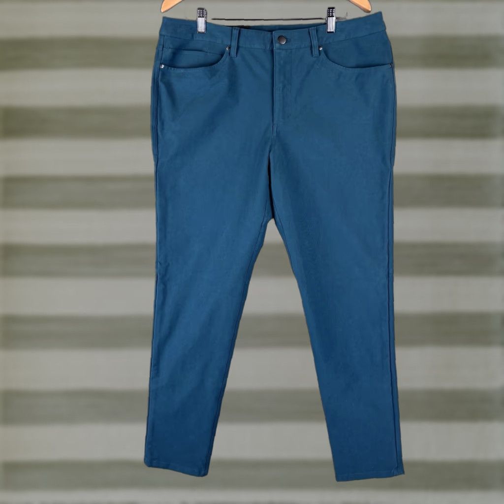 Lululemon Lululemon Pants Men 36x34 Green Slim Fit Utilitech Performance Chino Slim Regular Inseam 34 Flat Front Casual Mens Size US 36 / EU 52 - 1 Thumbnail
