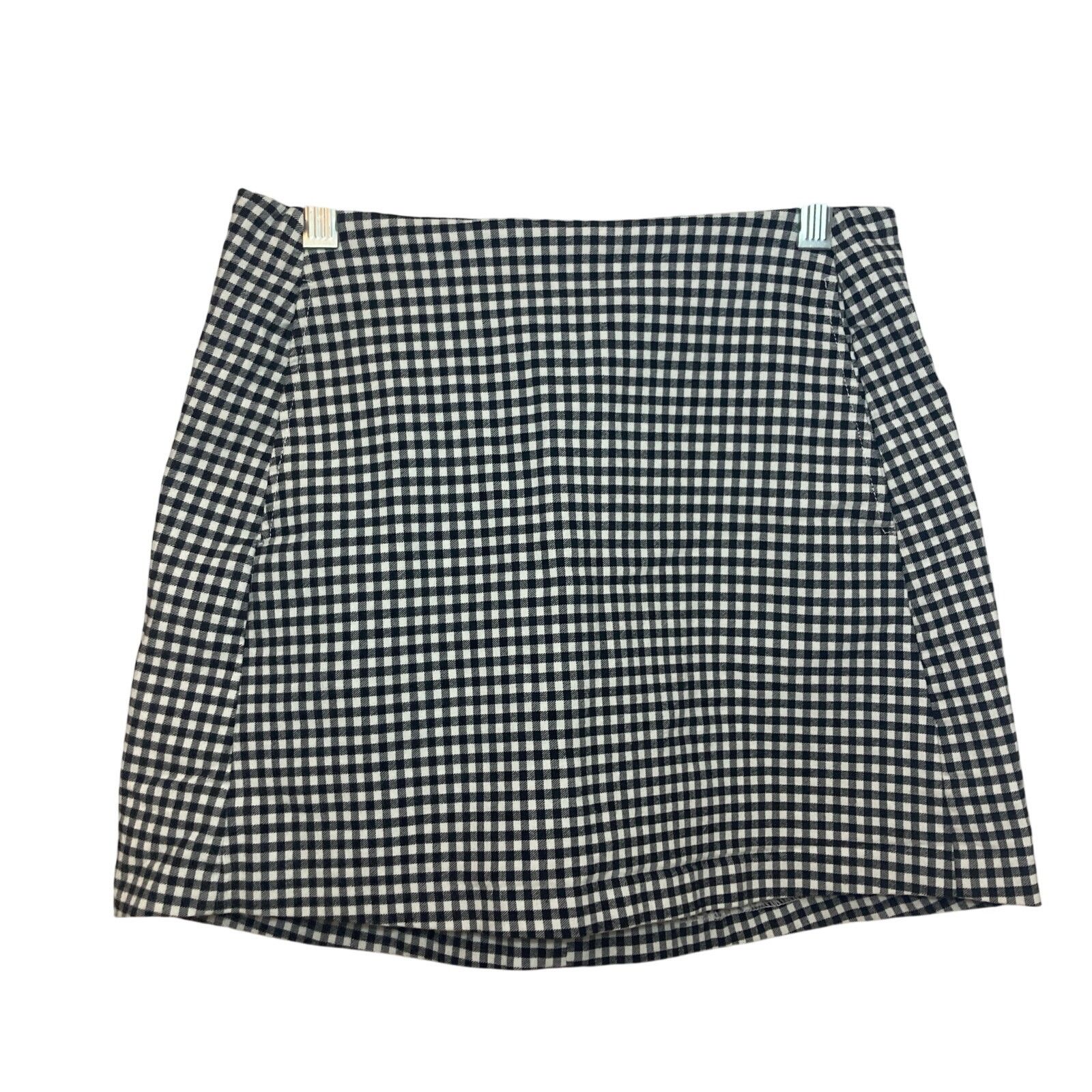 Urban Outfitters Urban Outfitters Black and White Gingham Plaid Mini Skirt Size 24" / US 00 / IT 34 - 1 Thumbnail