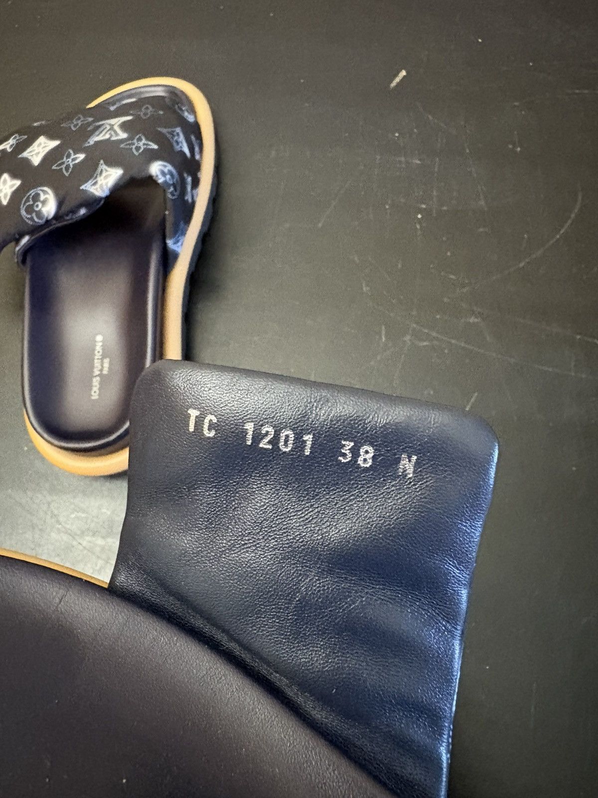 Louis Vuitton Louis Vuitton Pool Pillow Flat Comfort Mule Slide Navy Blue Size US 8 / IT 38 - 8 Thumbnail