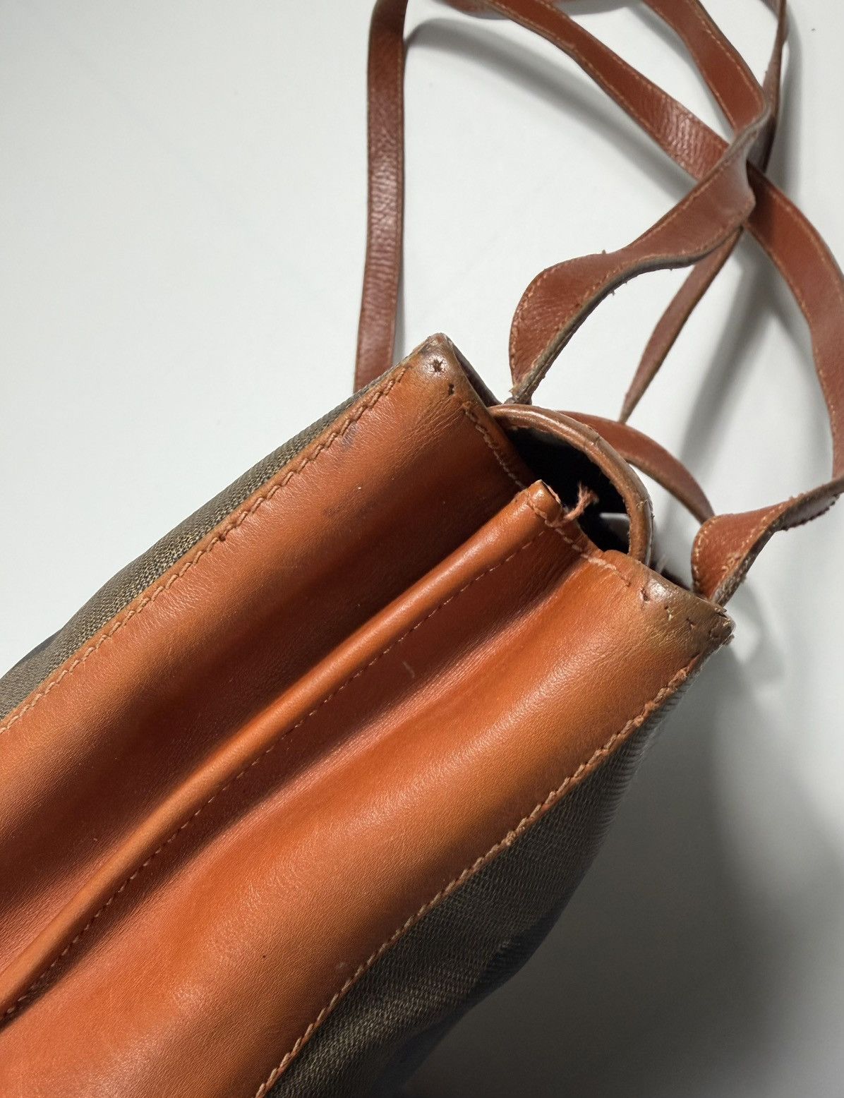 Fendi Vintage Fendi Leather Bag Size ONE SIZE - 11 Thumbnail
