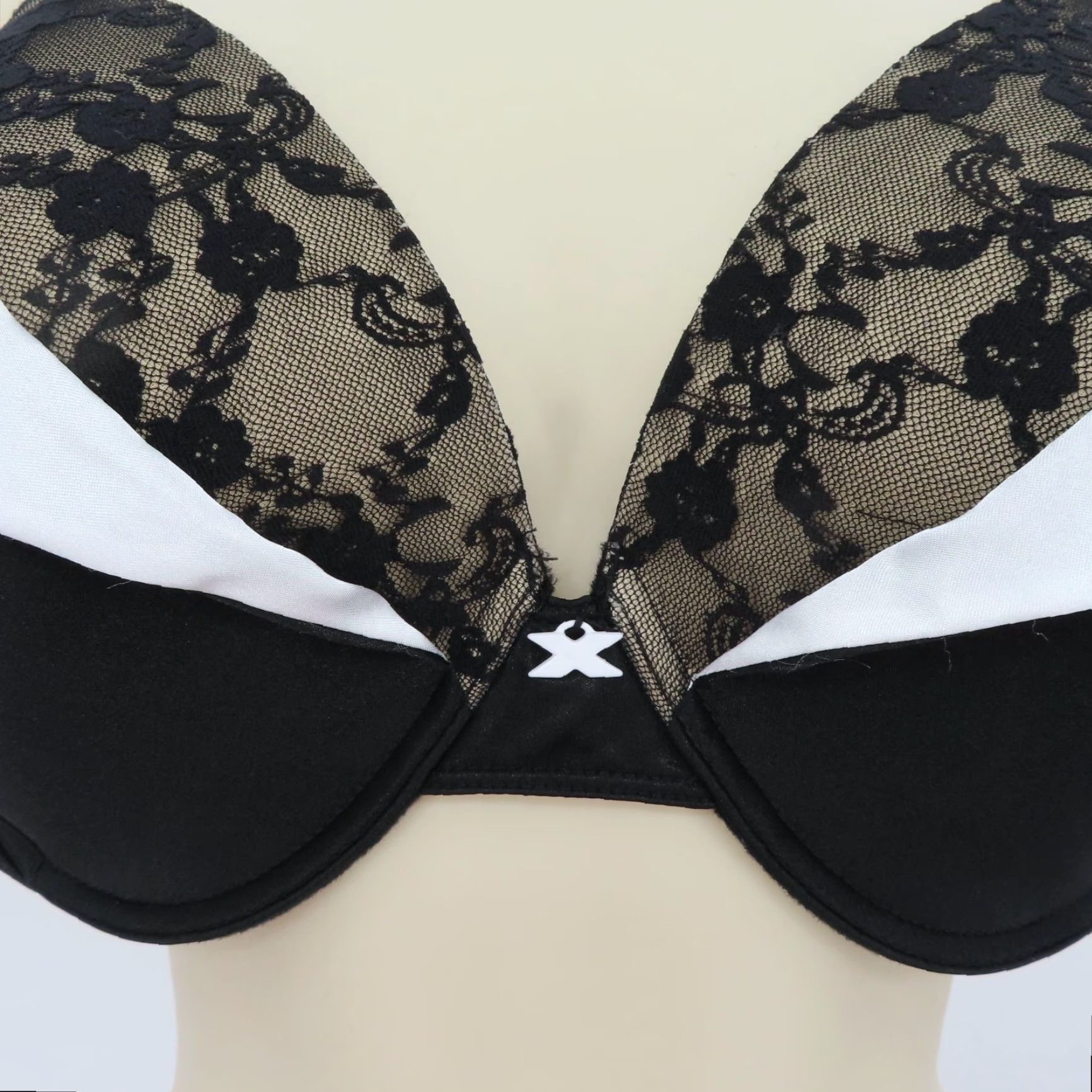 Vintage Fredericks of Hollywood Bra Black White Satin Lace Tuxedo Style Underwire 36F Push Up Bra Women's Size ONE SIZE - 3 Thumbnail