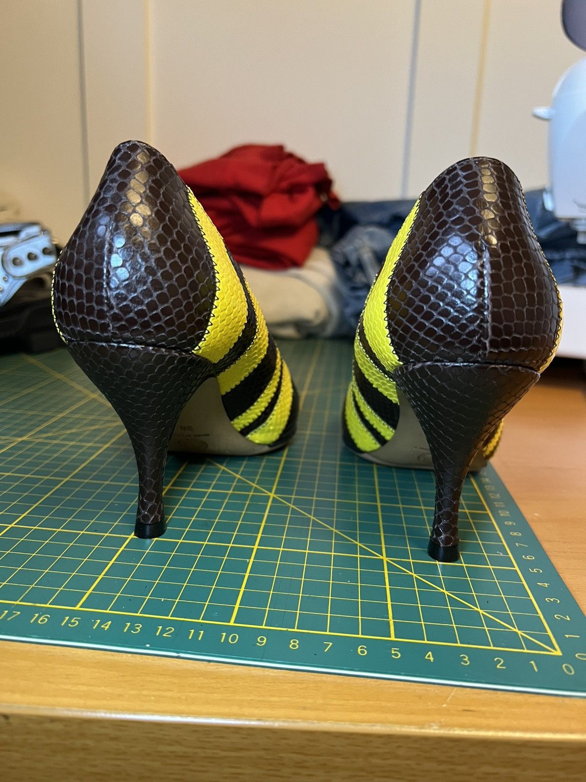 Dries Van Noten Dries Van Noten leather snakeskin scales high heel pumps Size US 7.5 / IT 37.5 - 11 Thumbnail