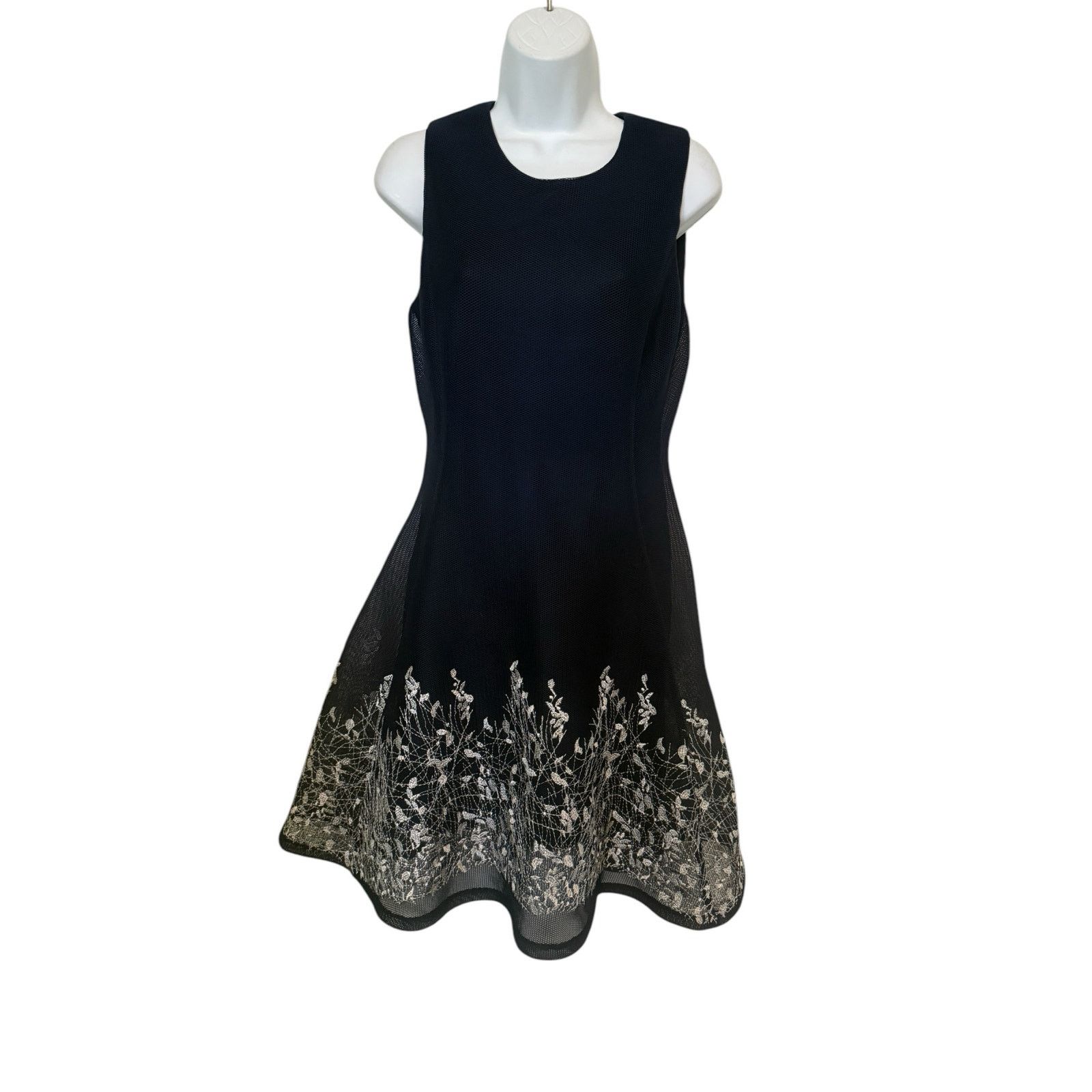 DKNY DKNY Navy Net Skirt White Embroidery Flowers/Leaves Dress 6 Size S / US 4 / IT 40 - 1 Thumbnail