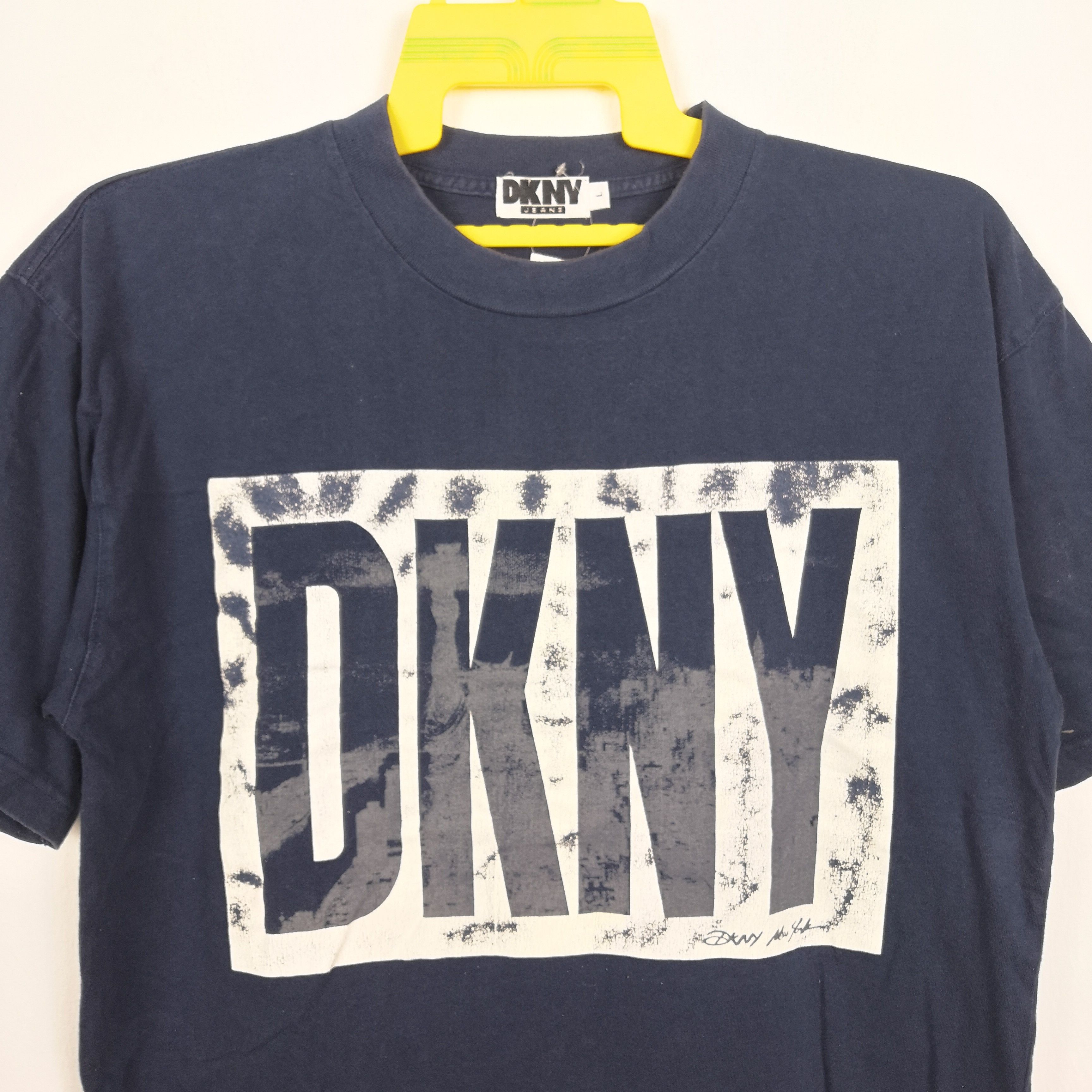Vintage DKNY T-Shirt Big Spellout Donna Karan Crewneck Tees