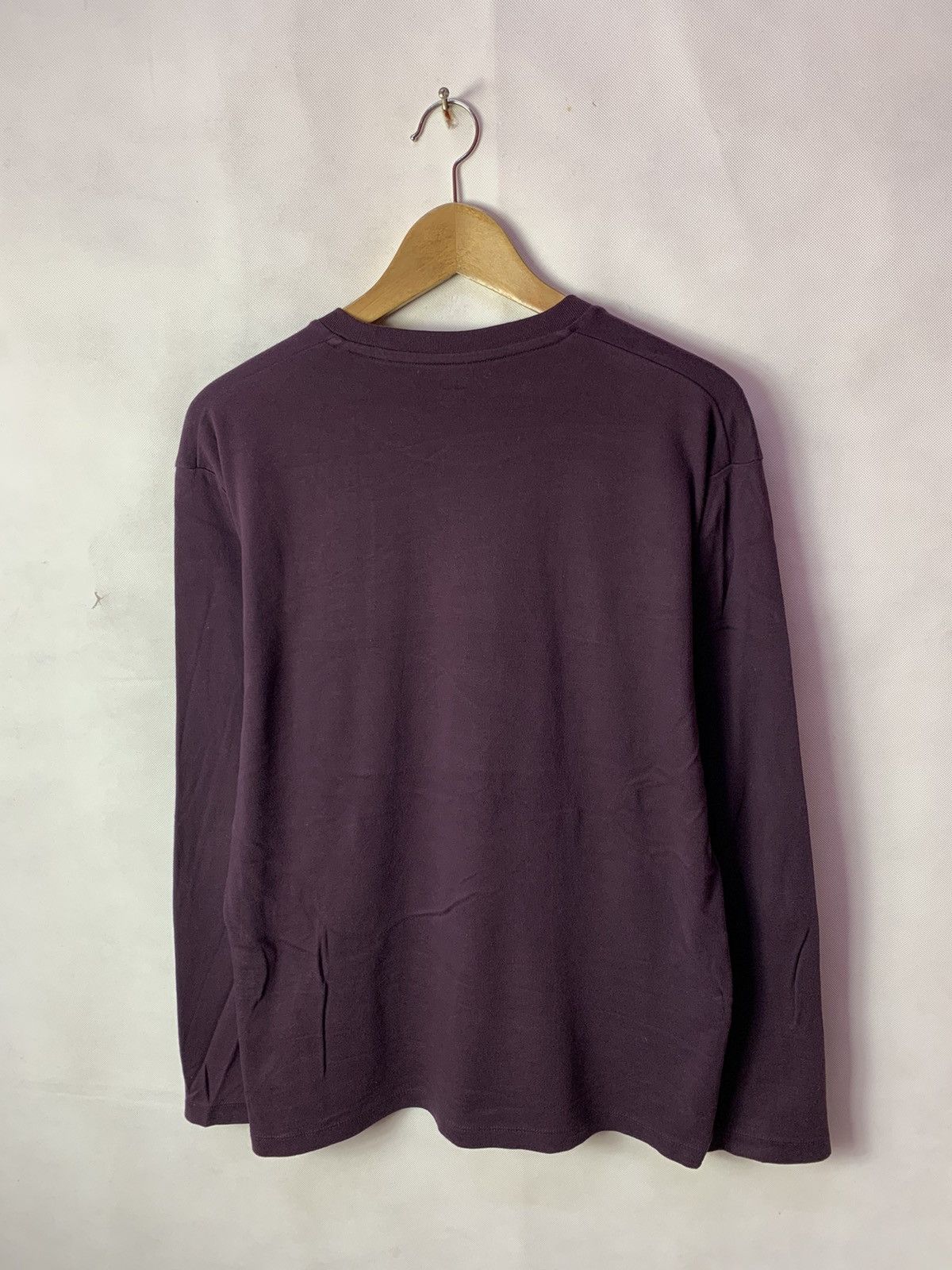 Japanese Brand × Uniqlo 🔥 Uniqlo Purple Longsleeves Tee Size US L / EU 52-54 / 3 - 4 Thumbnail