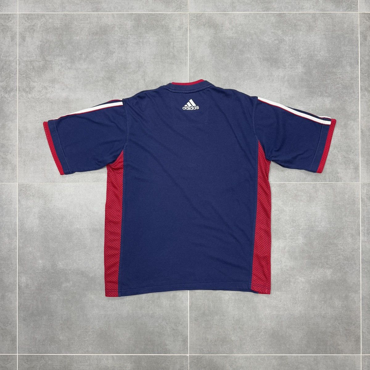 Adidas × Vintage Vintage Adidas Embroidered Box Logo T-Shirt Size L Size US L / EU 52-54 / 3 - 15 Thumbnail