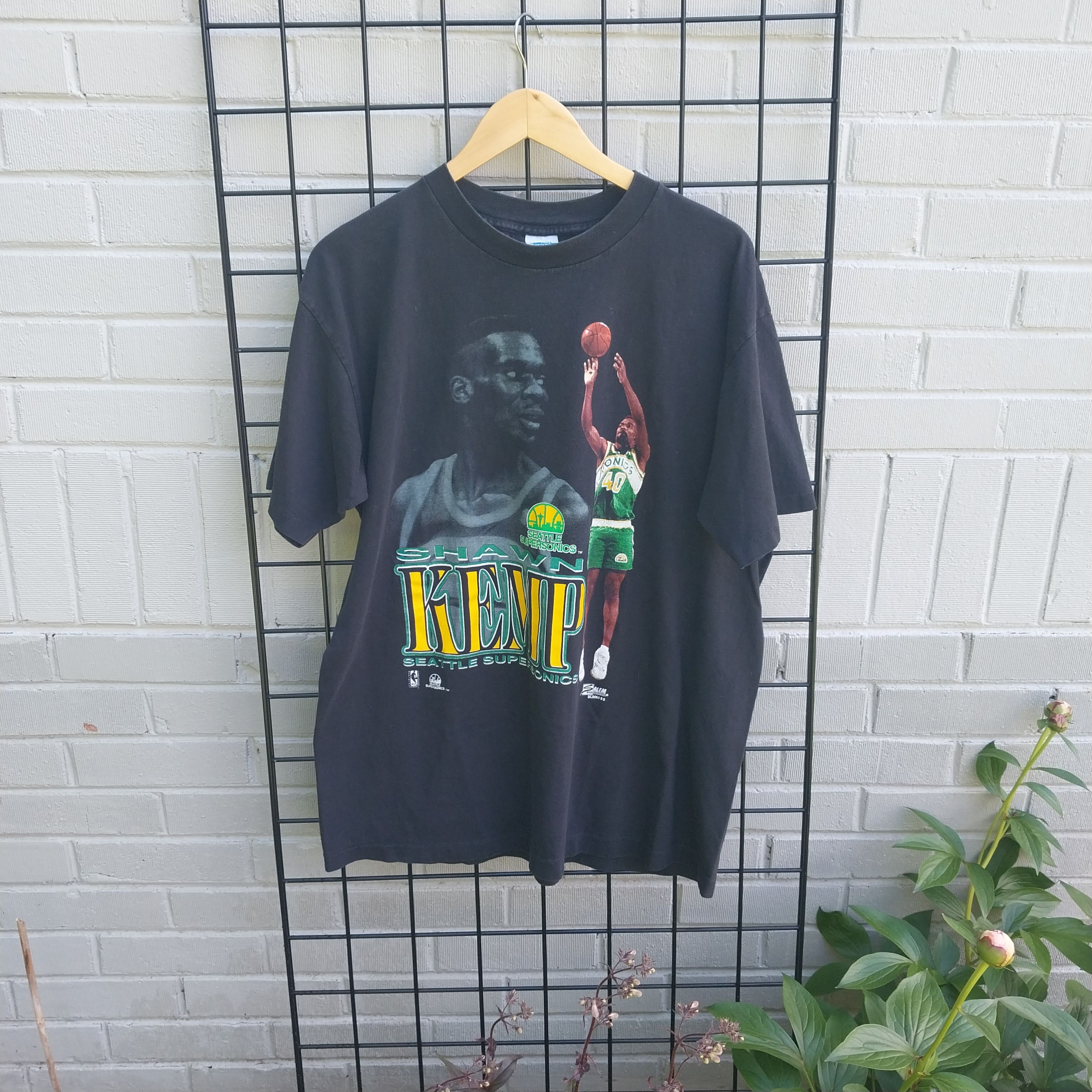 image of Salem Sportswear Shawn Kemp T Shirt Size L Large Nba Seattle Supersonics 90's in Black, Men's