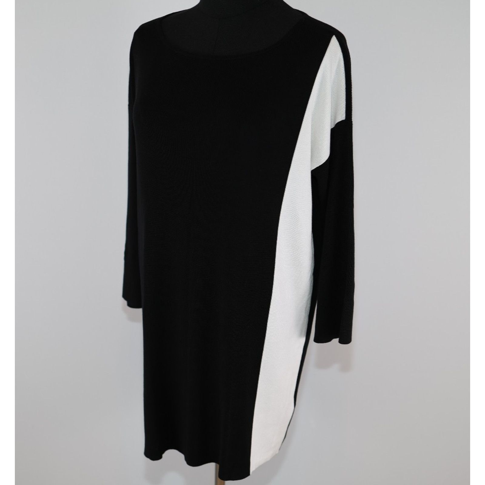 Eileen Fisher EILEEN FISHER Sleek Tencel Bateau Neck Top Tunic S/P Size XS / US 0-2 / IT 36-38 - 3 Thumbnail