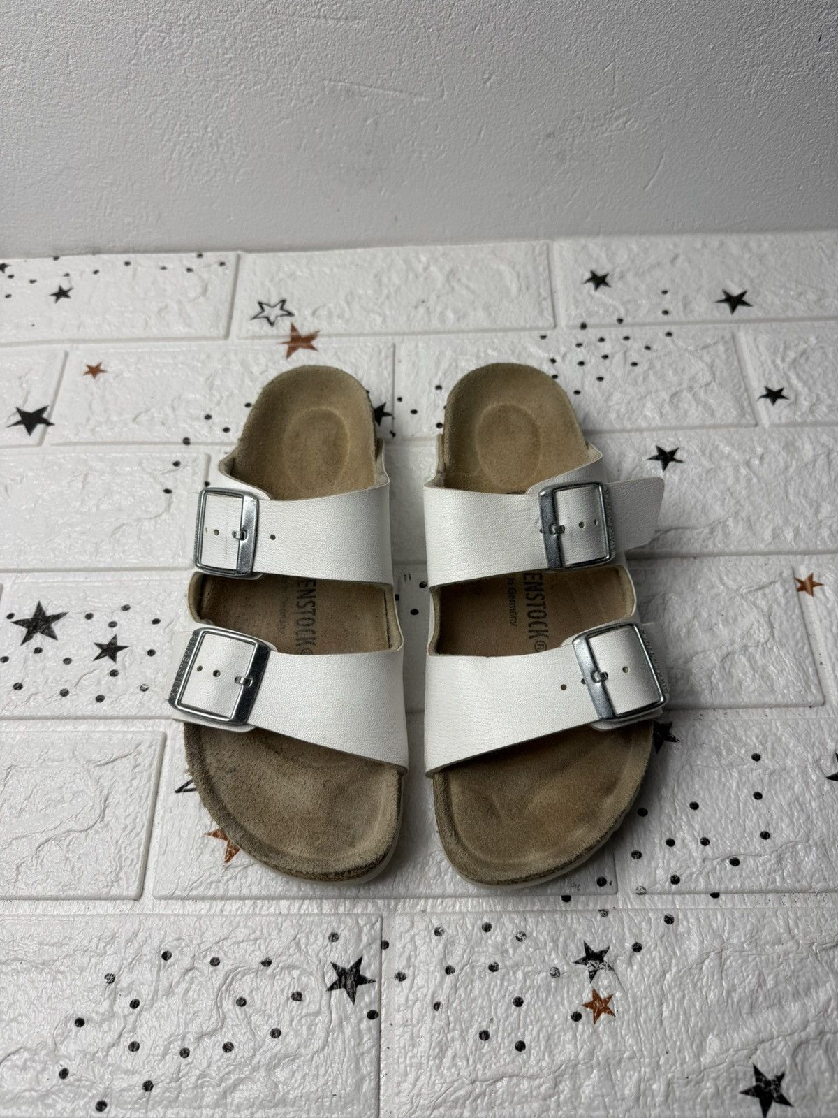Birkenstock BIRKENSTOCK US7 UK4 EUR37 Women's Flip Flop White Size US 7 / IT 37 - 3 Thumbnail