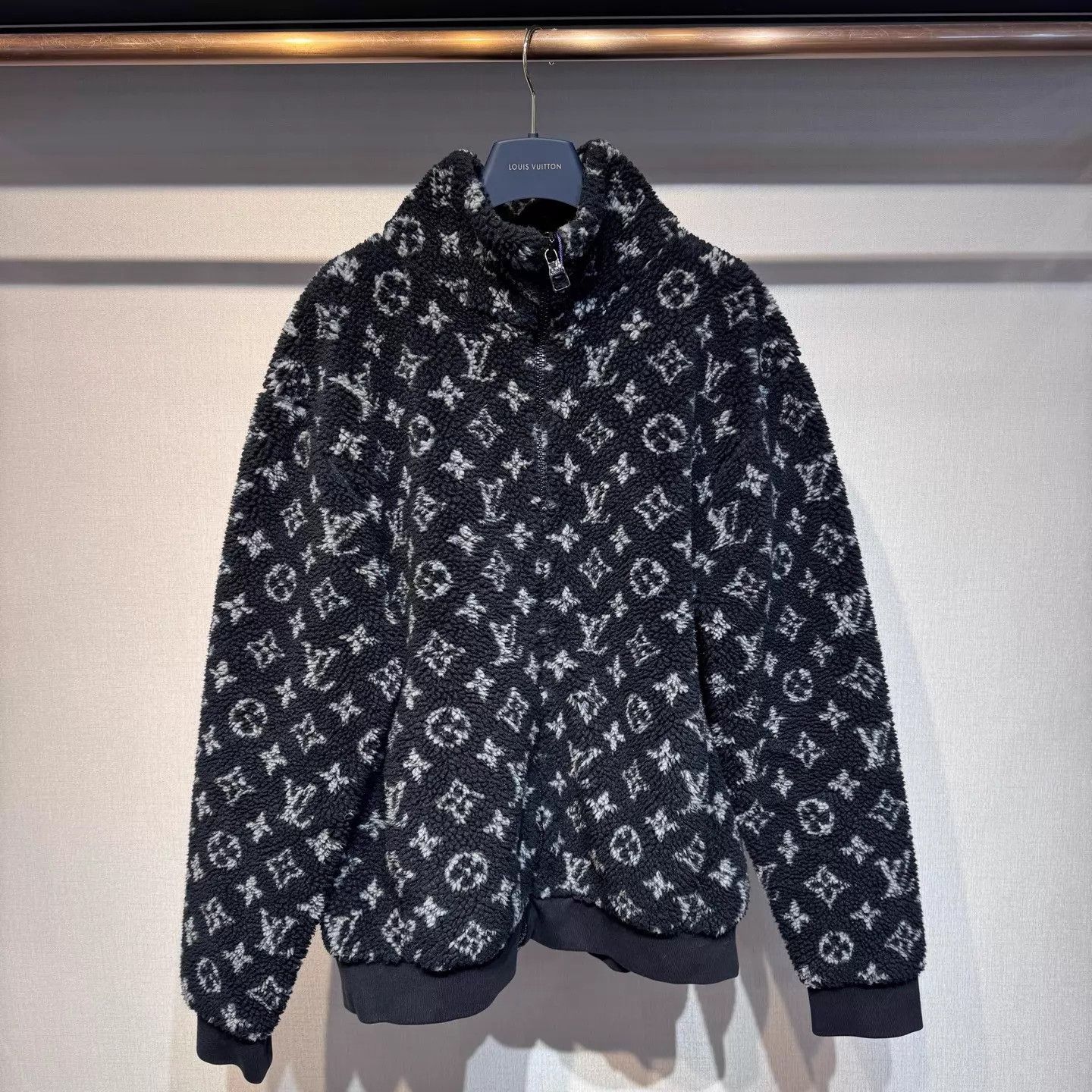 Louis Vuitton Louis Vuitton Black Monogram Teddy Fleece Jacket L New Size US L / EU 52-54 / 3 - 1 Thumbnail