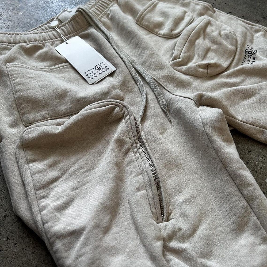 Maison Margiela CARGO SWEATPANTS IN CREAM/BEIGE Size US 30 / EU 46 - 2 Thumbnail