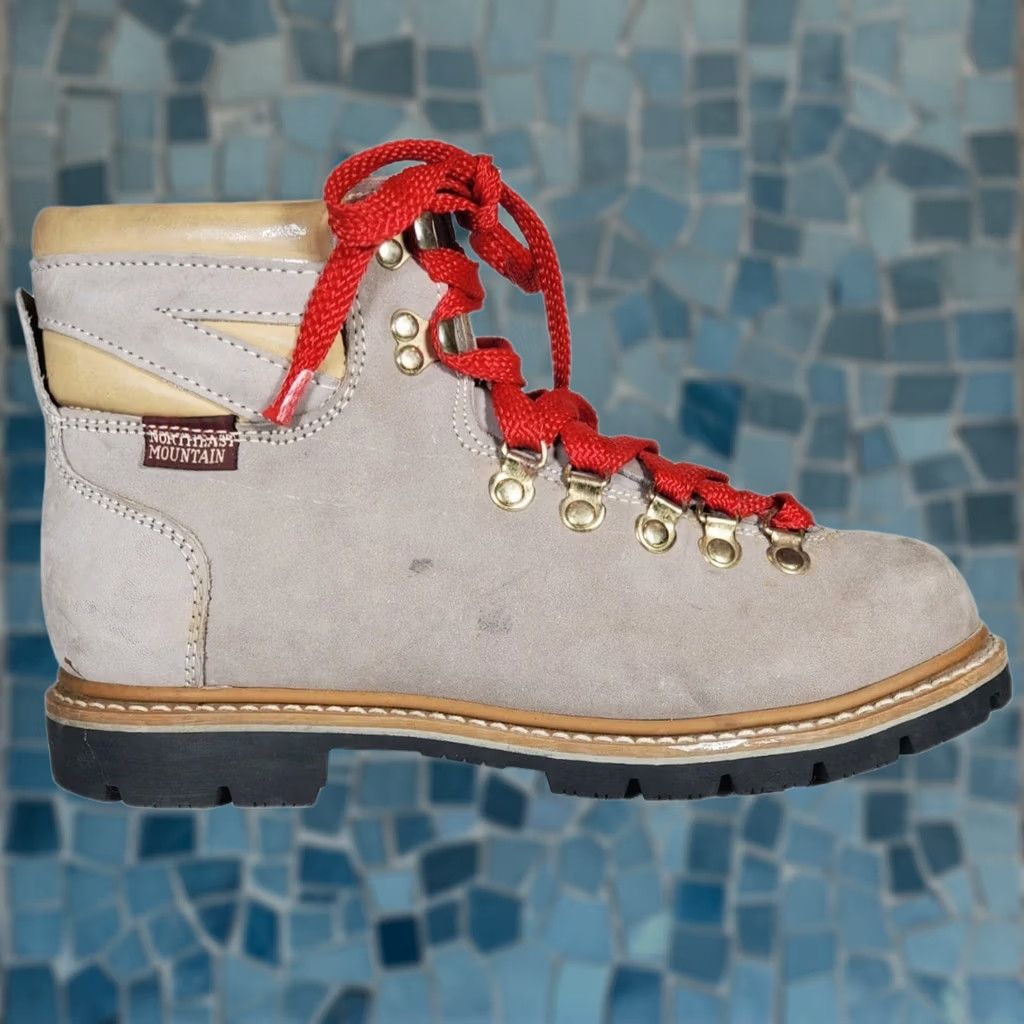 Pop Trading Company VINTAGE 90s Northeast Mountain Trading Company Hiking Boots Light Gray Nubuck Women’s US 8.5 1371-40 Boots Size US 9 / IT 39 - 1 Thumbnail