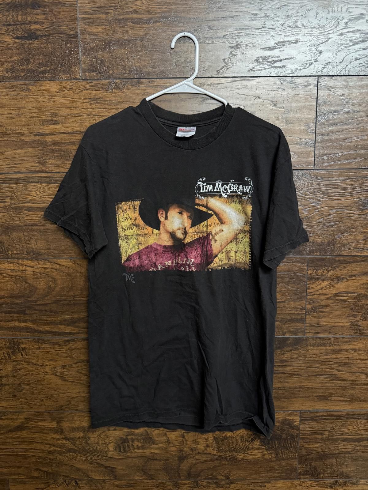 Hanes VTG Tim McGraw T-shirt On Tour 2001 2 Sided Tee -M Size US M / EU 48-50 / 2 - 1 Thumbnail