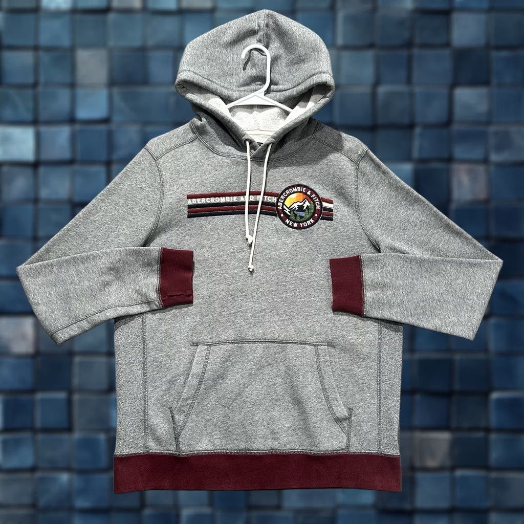 Abercrombie & Fitch Abercrombie & Fitch Sweatshirt Mens Medium Gray Maroon Patch Logo Embroidered Size US M / EU 48-50 / 2 - 1 Thumbnail