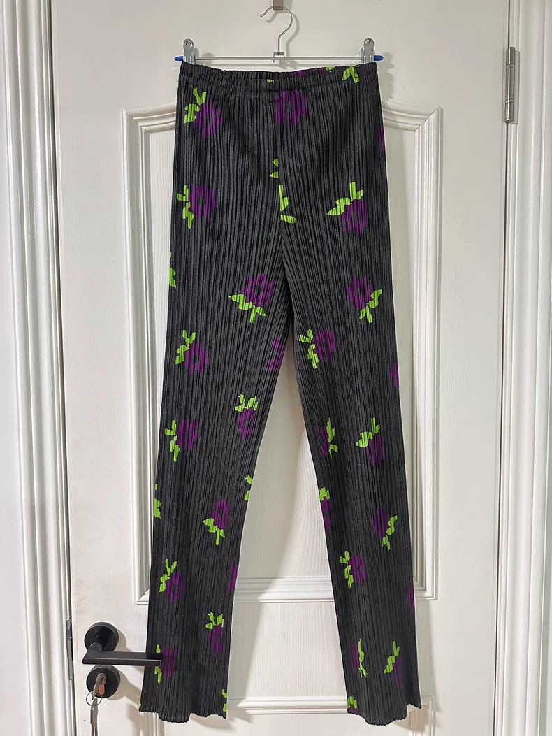 Issey Miyake Issey Miyake size:3 Purple flower trousers Size 42" / US 20 - 1 Thumbnail