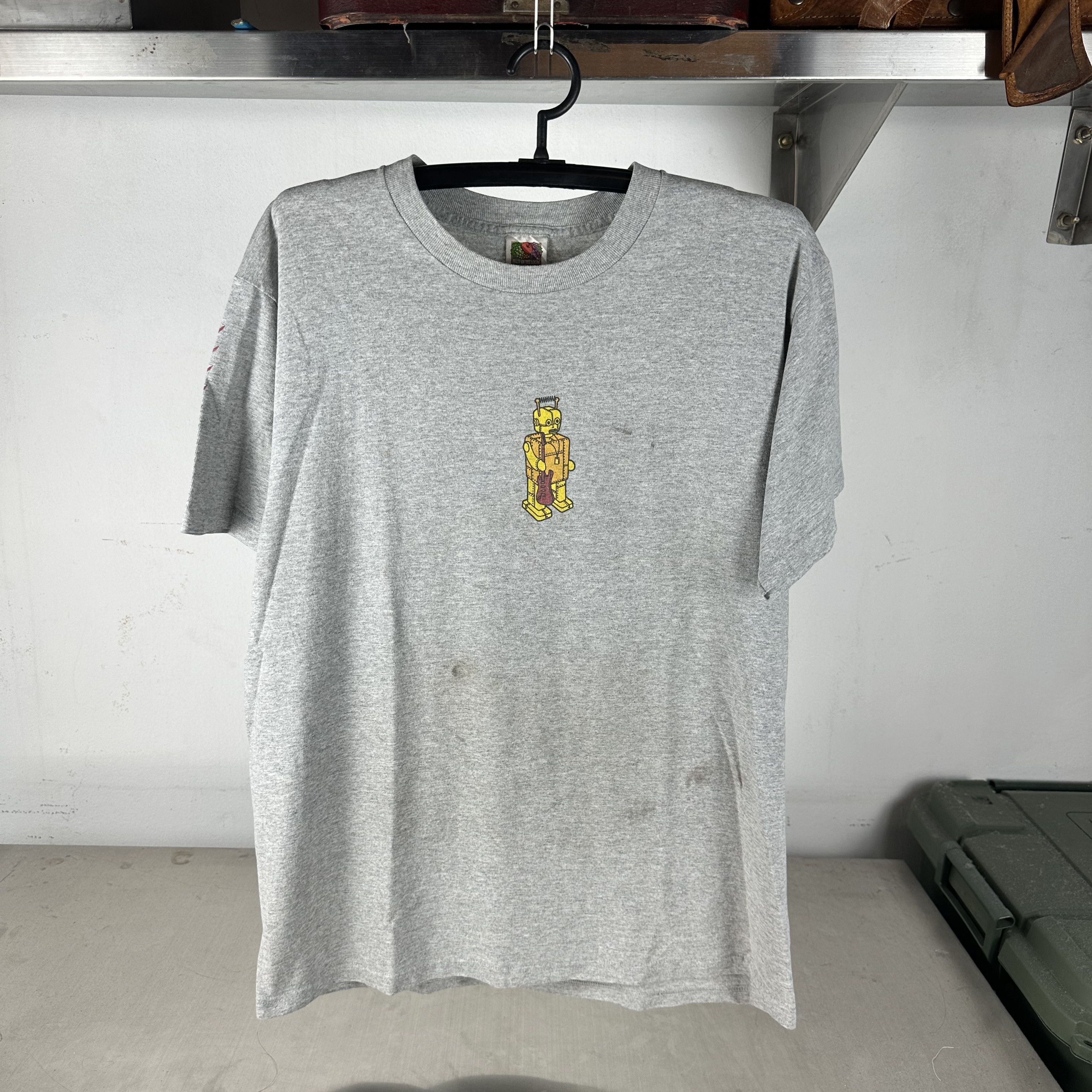 Vintage Vintage 2003 Soundtube World Tour Tech Crew T-Shirt Size US XL / EU 56 / 4 - 1 Thumbnail