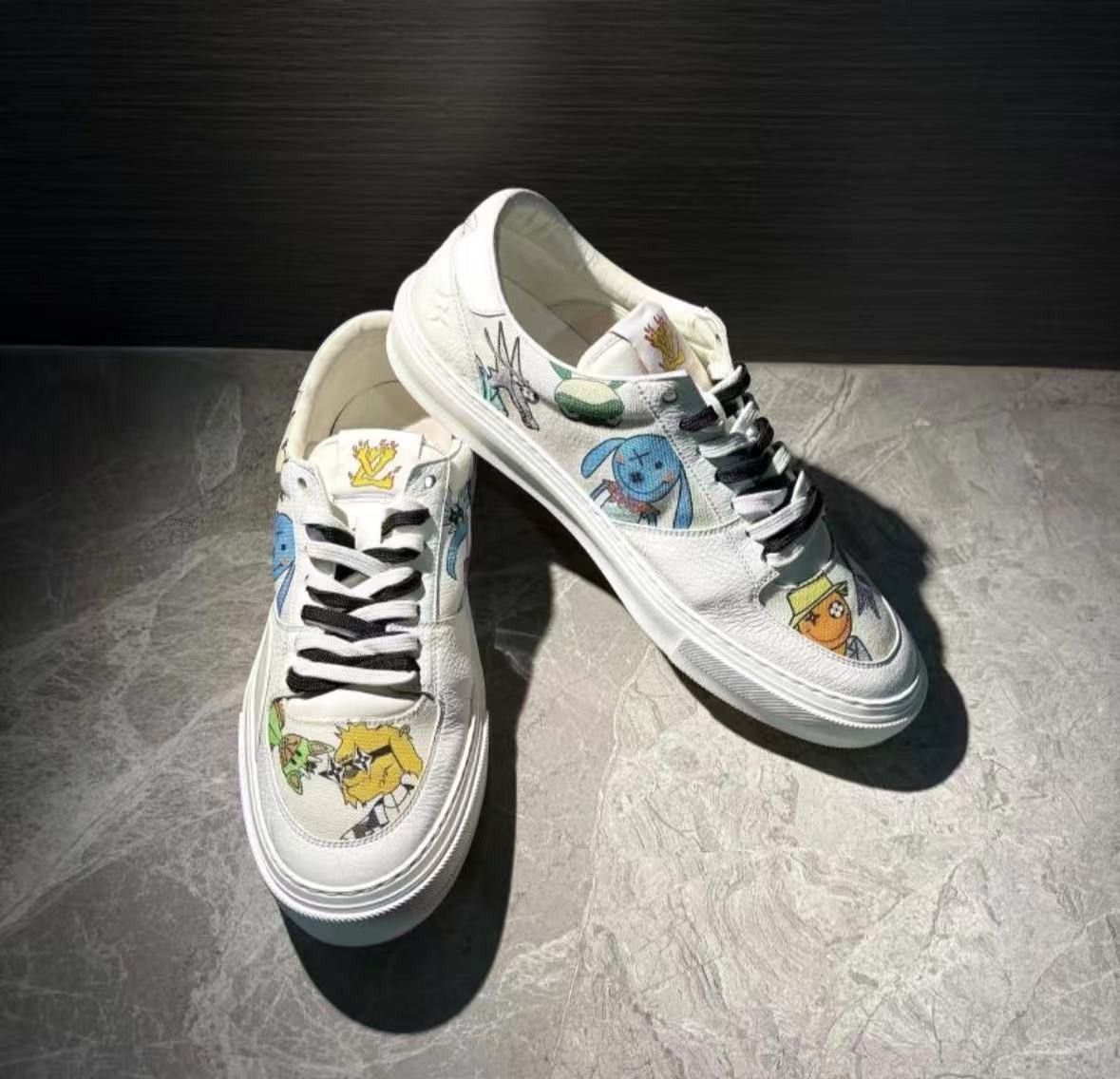 Louis Vuitton Louis Vuitton Printed Graphic White Lowtop Sneakers 11 Men Size US 11 / EU 44 - 2 Thumbnail