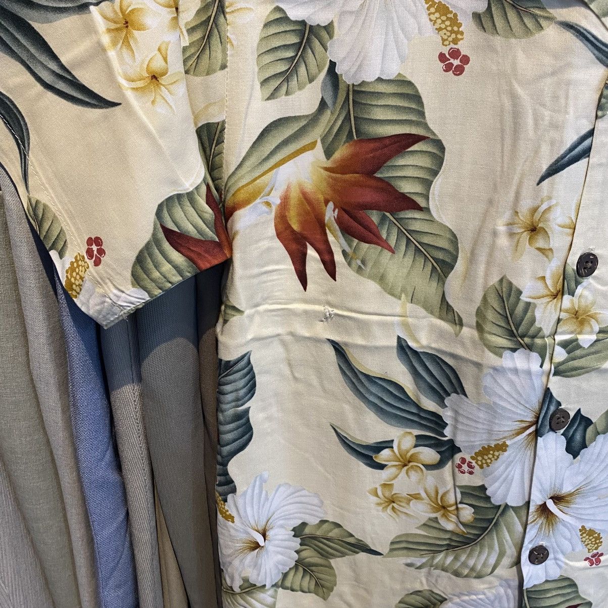 Vintage Hawaiian shirt by bishop.st 100% rayon materials Size US S / EU 44-46 / 1 - 6 Thumbnail