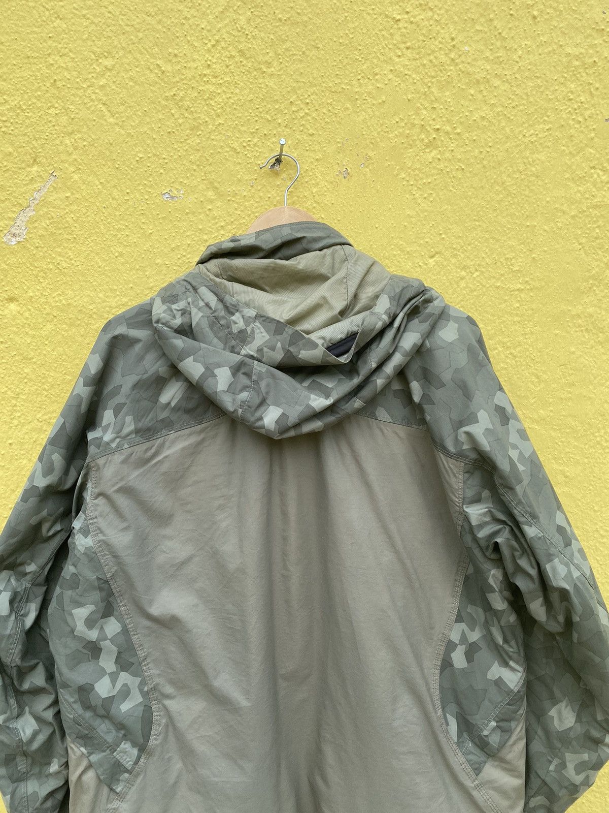 Nike Nike Acg camo outdoor jacket Size US L / EU 52-54 / 3 - 8 Thumbnail