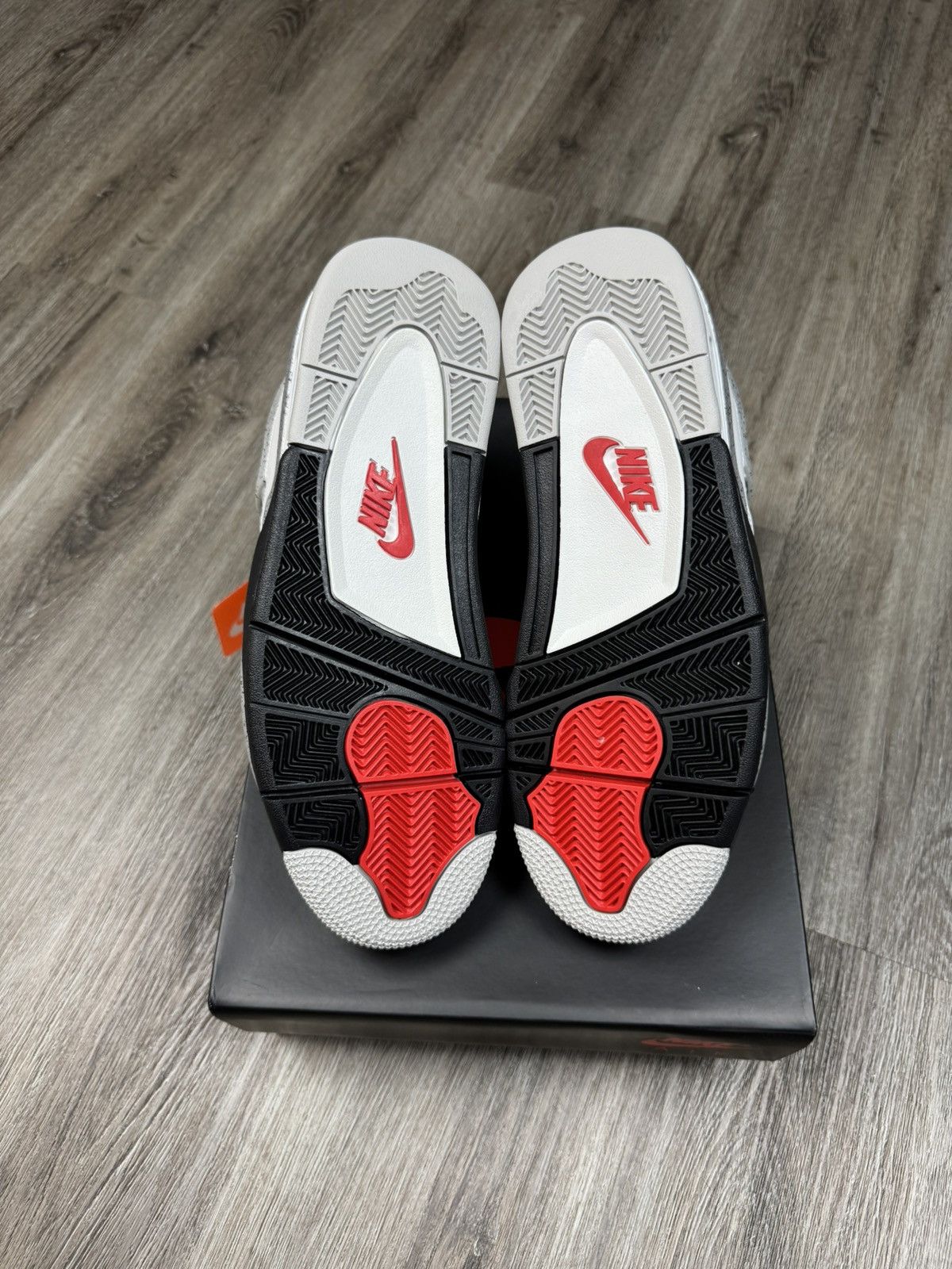 Jordan Brand Jordan 4 Retro White Cement (2025) Size 10.5 Size US 10.5 / EU 43-44 - 5 Thumbnail
