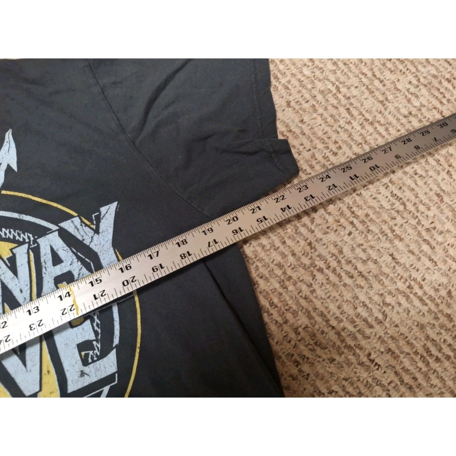 Vintage VINTAGE Parkway Drive Old Ghost New Regrets Bay Island L T-Shirt Mens T-Shirt Gray Guitar? Size US L / EU 52-54 / 3 - 3 Thumbnail